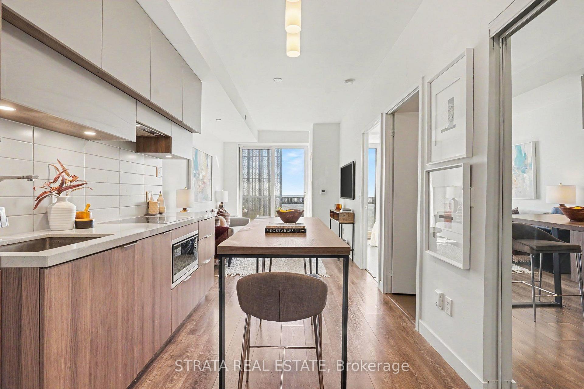 Photo 8 of Unit 4610, 8 Eglinton Avenue E, Toronto, Mount Pleasant West — HOMEH