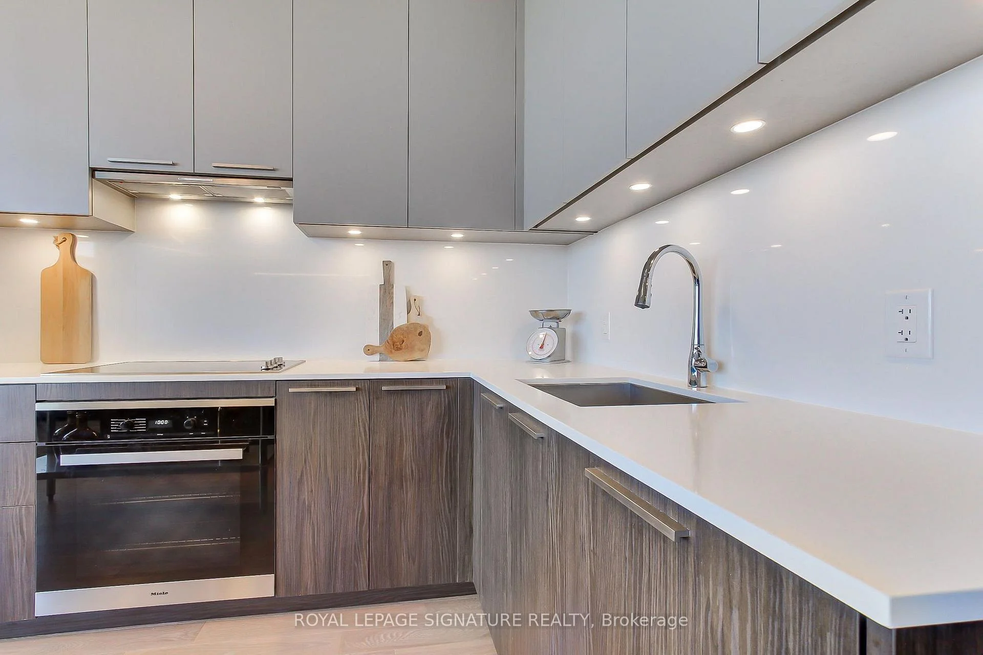 Photo 33 of Unit 2003, 20 Brin Drive, Etobicoke, Edenbridge-Humber Valley — HOMEH