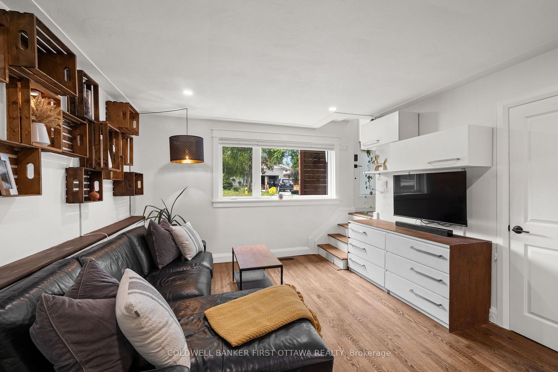 Photo 7 of 849 Maplewood Avenue, Ottawa, Queensway Terrace North — HOMEH