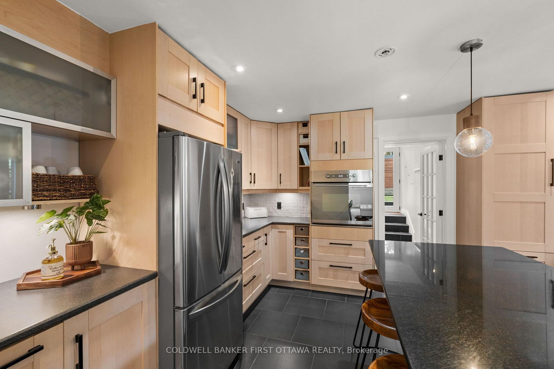 Photo 14 of 849 Maplewood Avenue, Ottawa, Queensway Terrace North — HOMEH