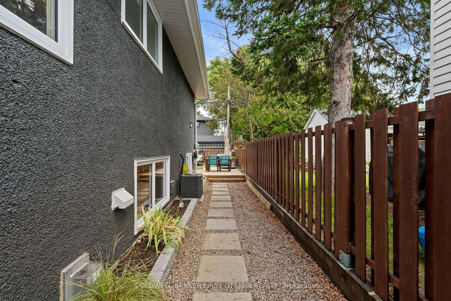 Photo 36 of 849 Maplewood Avenue, Ottawa, Queensway Terrace North — HOMEH