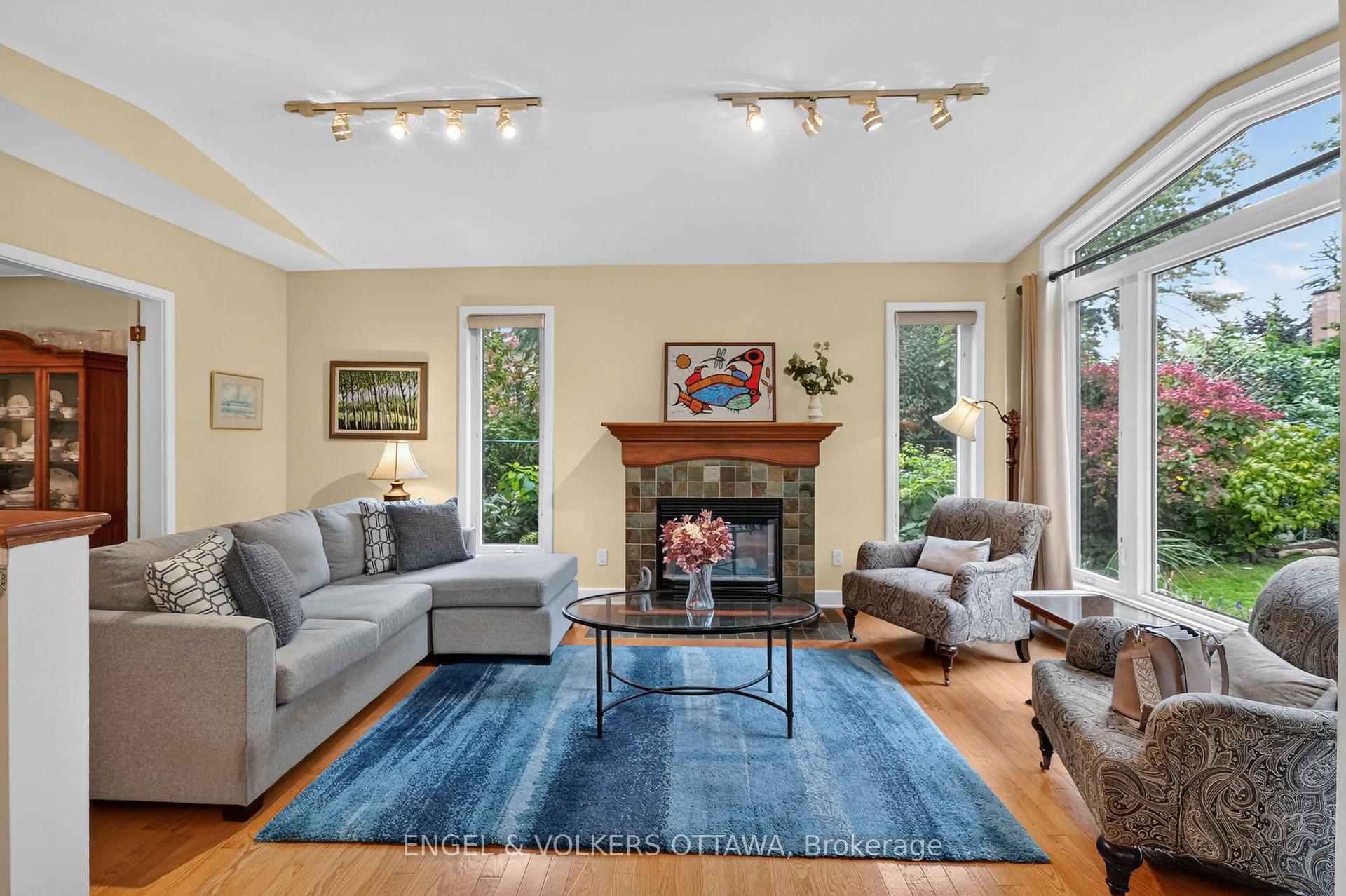 Photo 15 of 250 Faircrest Road, Ottawa, Alta Vista/Faircrest Heights — HOMEH