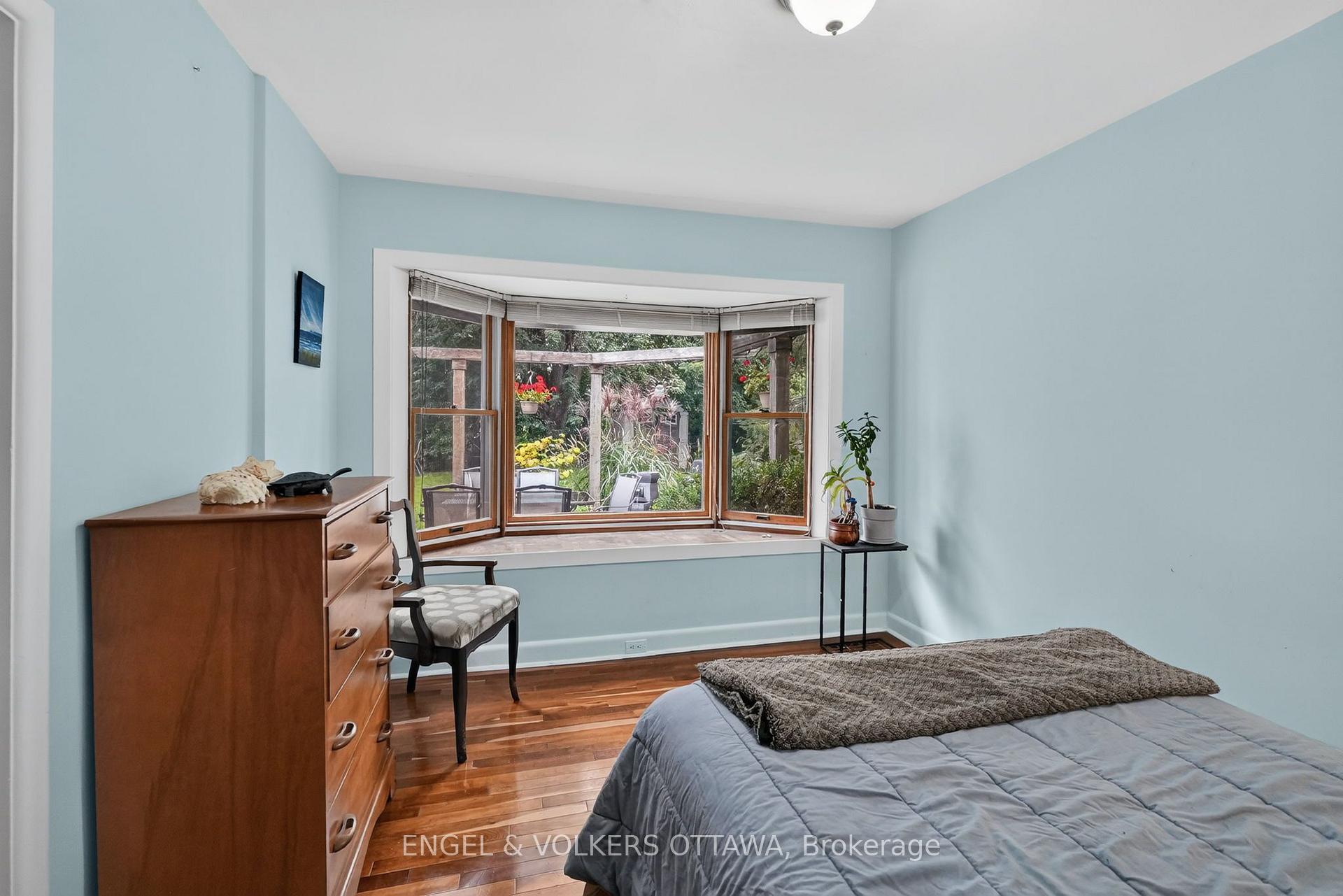 Photo 17 of 250 Faircrest Road, Ottawa, Alta Vista/Faircrest Heights — HOMEH