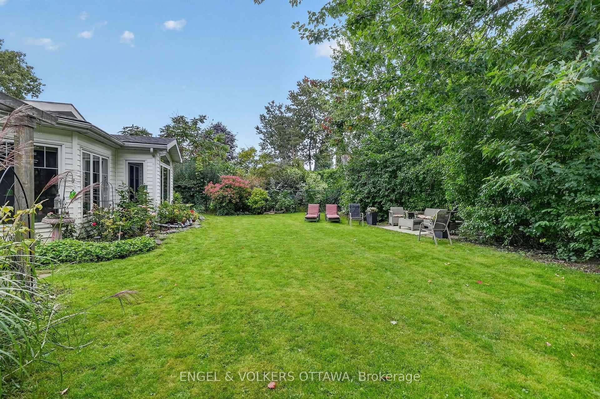 Photo 32 of 250 Faircrest Road, Ottawa, Alta Vista/Faircrest Heights — HOMEH