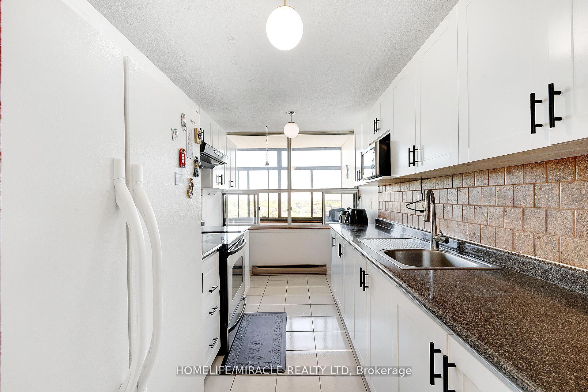 Photo 12 of Unit 907, 15 Kensington Road, Brampton, Queen Street Corridor — HOMEH