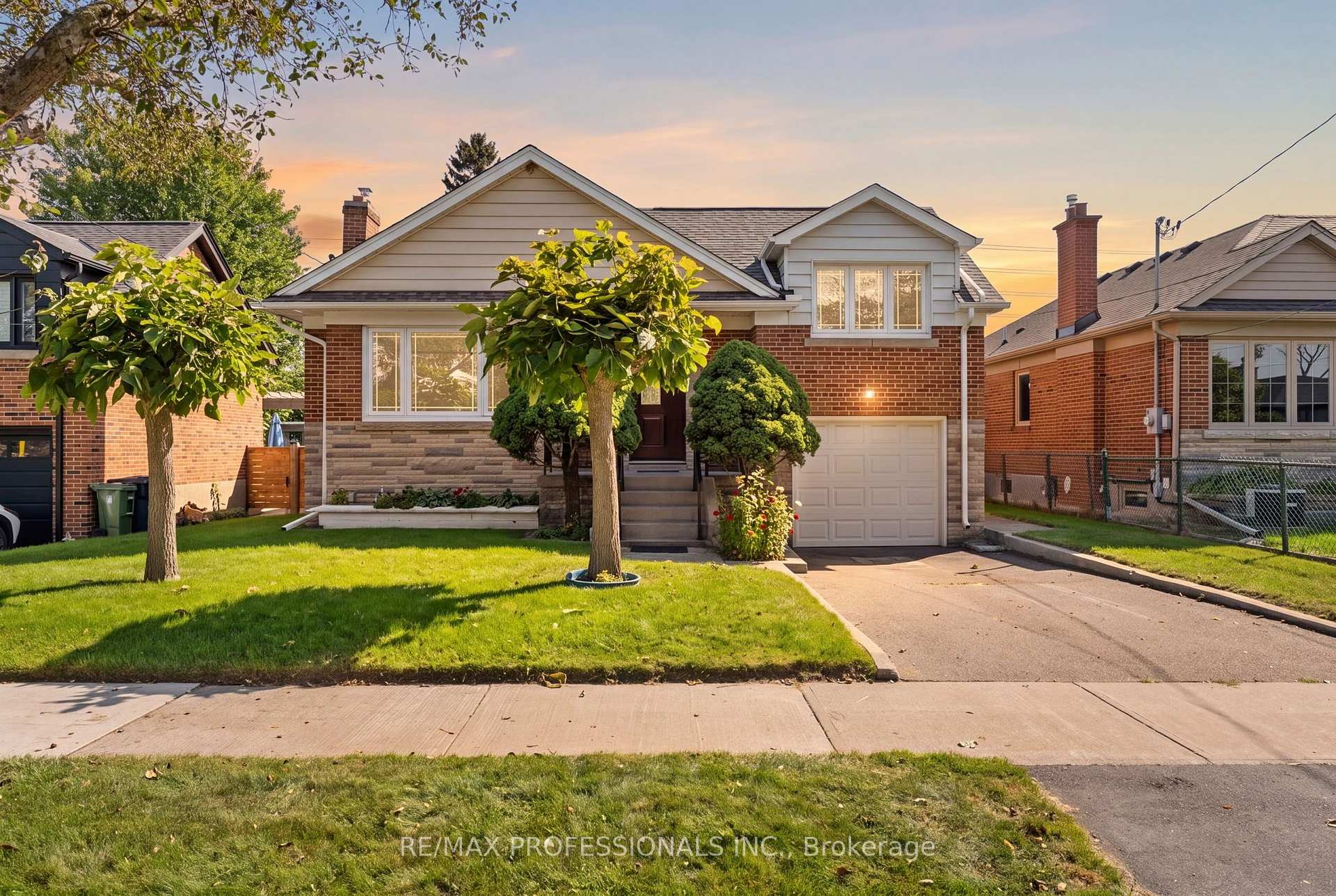 Photo 1 of 9 Coney Road, Etobicoke, Stonegate-Queensway — HOMEH