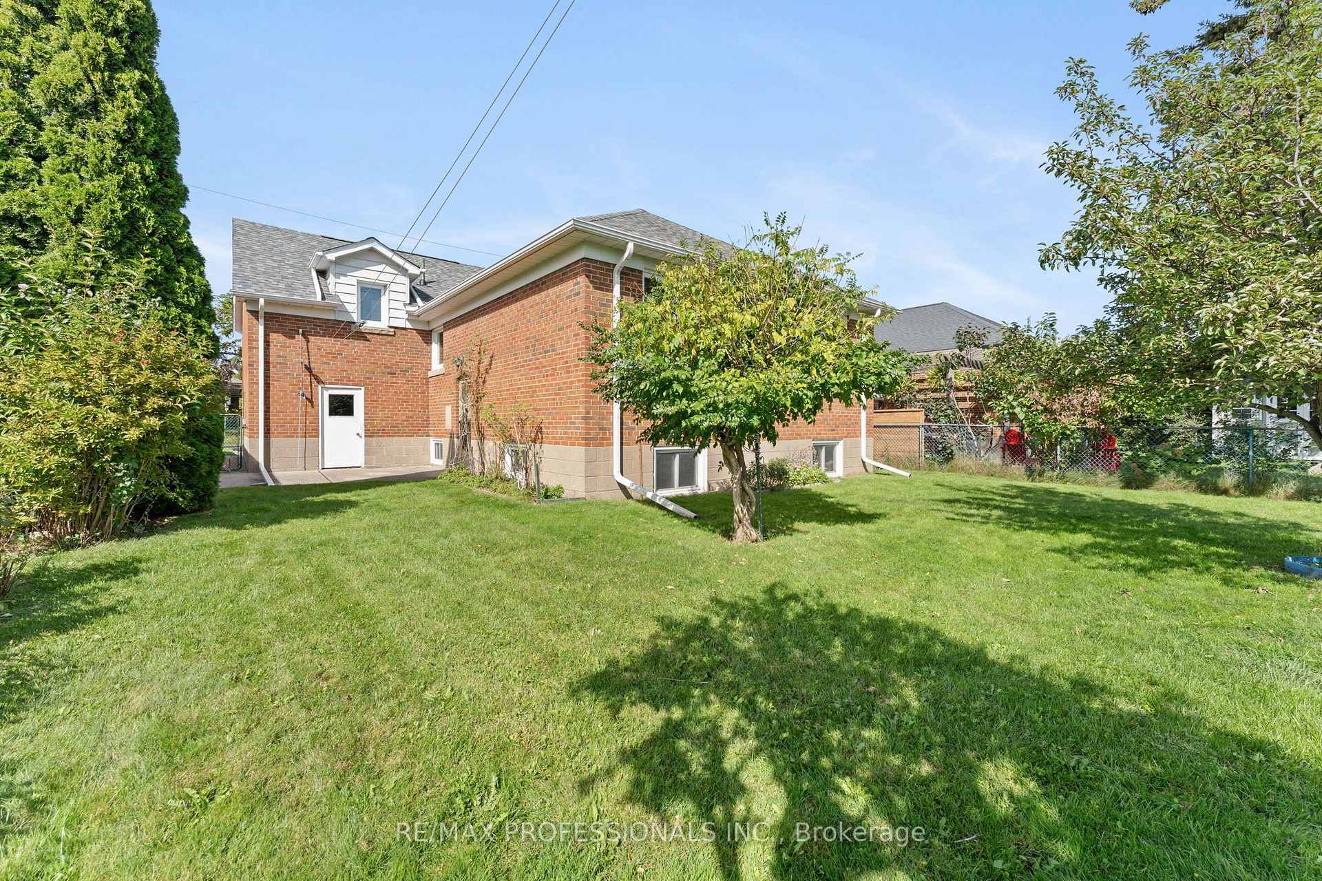 Photo 22 of 9 Coney Road, Etobicoke, Stonegate-Queensway — HOMEH