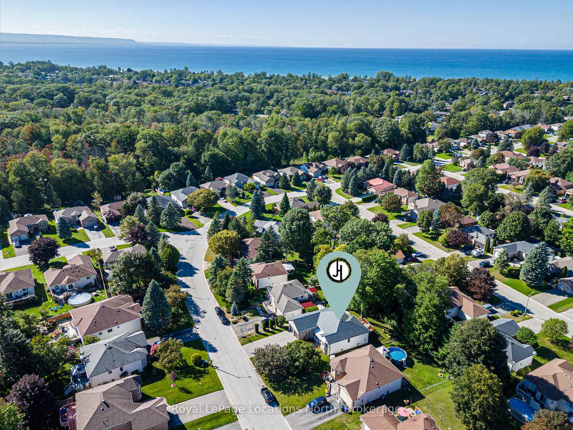 Photo 2 of 77 Silver Birch Avenue, Wasaga Beach — HOMEH