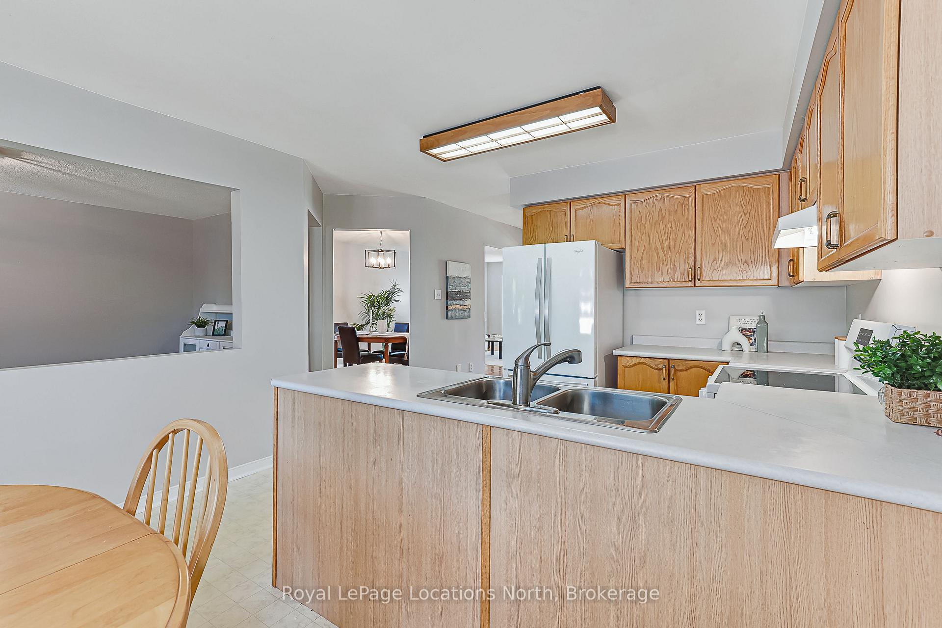 Photo 9 of 77 Silver Birch Avenue, Wasaga Beach — HOMEH