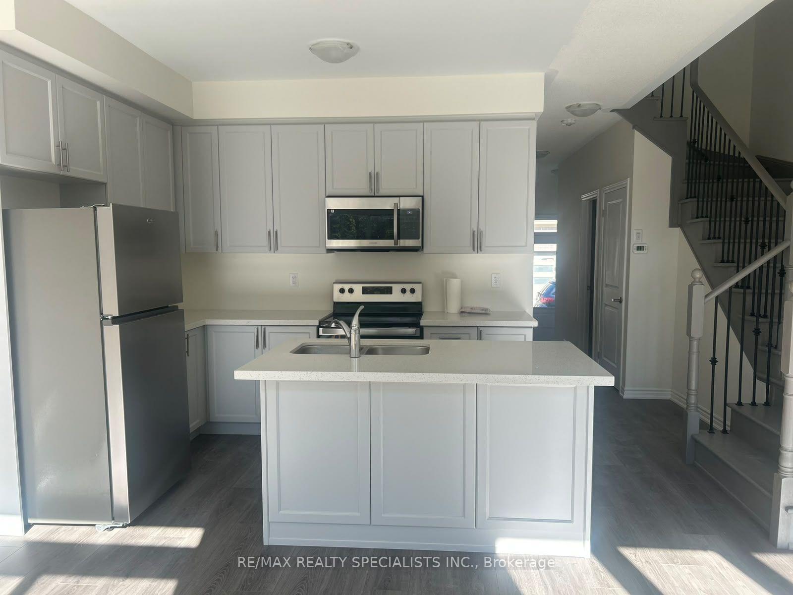 Photo 5 of 67 Watts Mews, Kawartha Lakes, Lindsay — HOMEH
