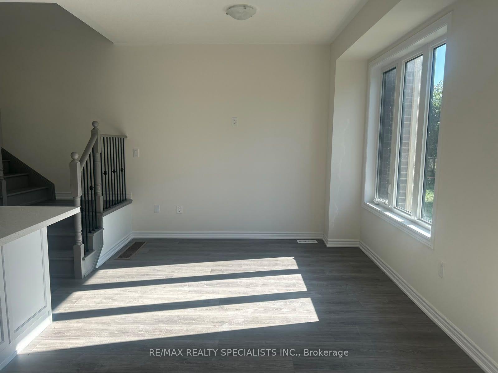 Photo 8 of 67 Watts Mews, Kawartha Lakes, Lindsay — HOMEH