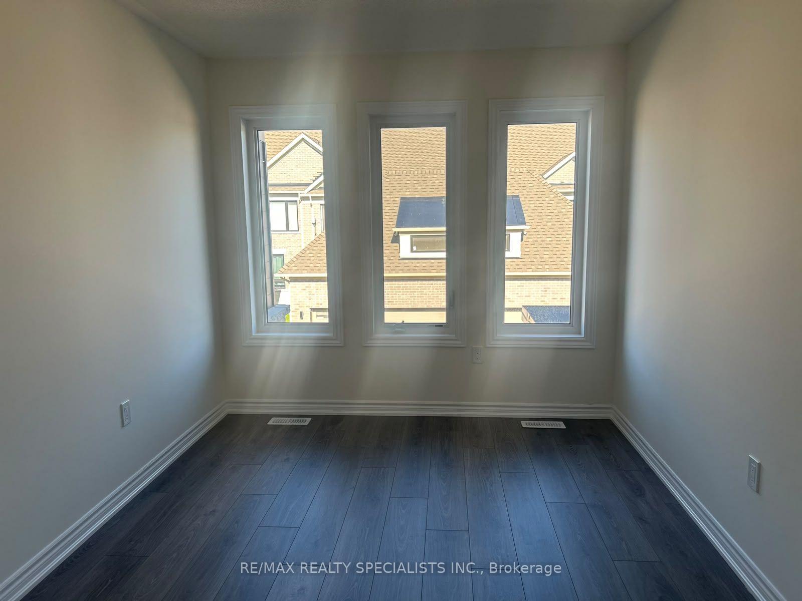 Photo 15 of 67 Watts Mews, Kawartha Lakes, Lindsay — HOMEH