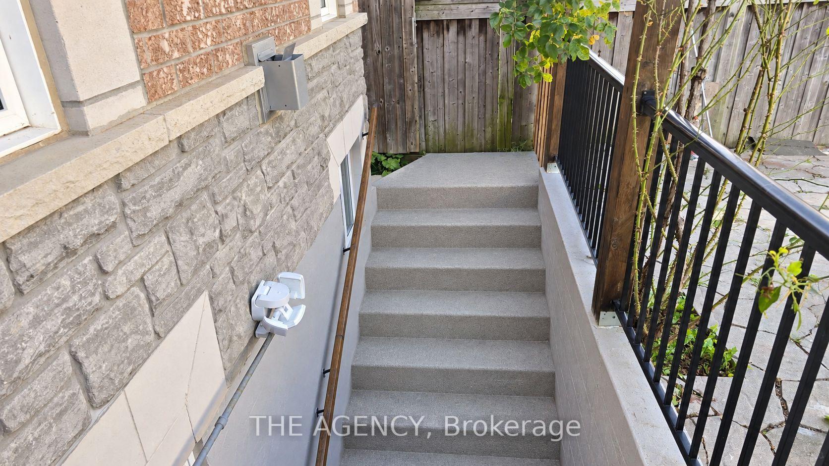 Photo 2 of 120 Valley Vista Drive, Vaughan, Patterson — HOMEH