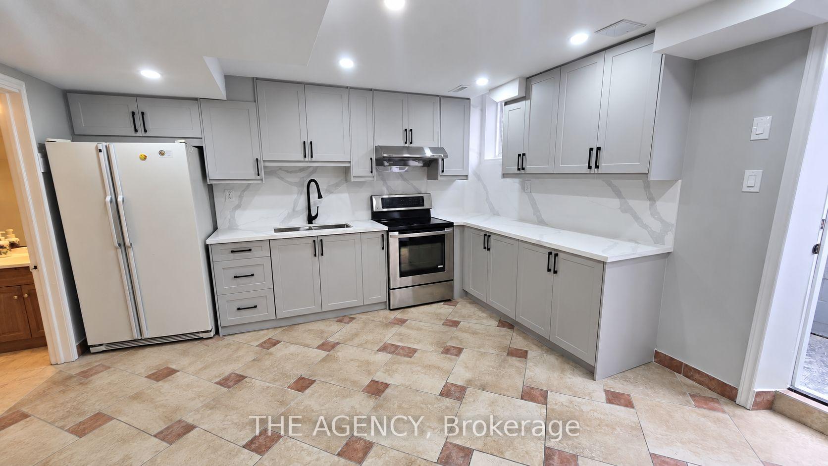 Photo 4 of 120 Valley Vista Drive, Vaughan, Patterson — HOMEH