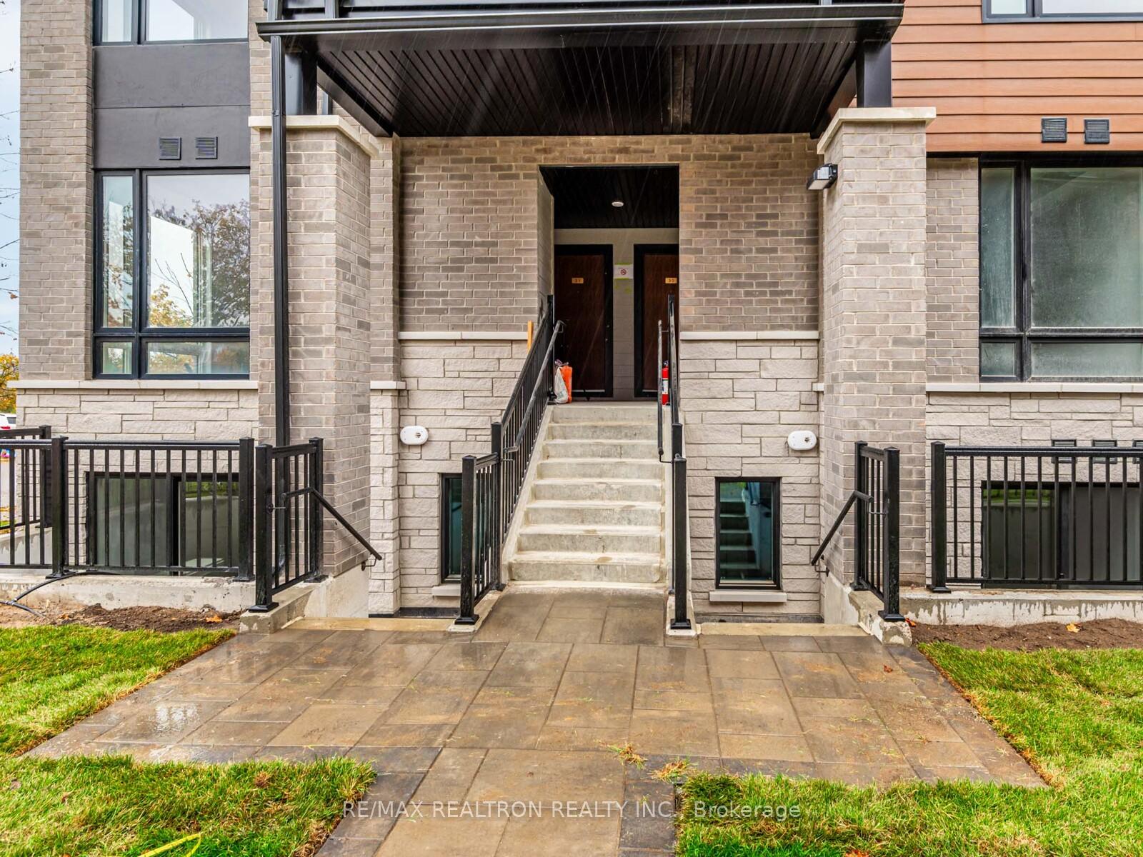 Photo 2 of Unit 31, 117 Marydale Avenue, Markham, Middlefield — HOMEH