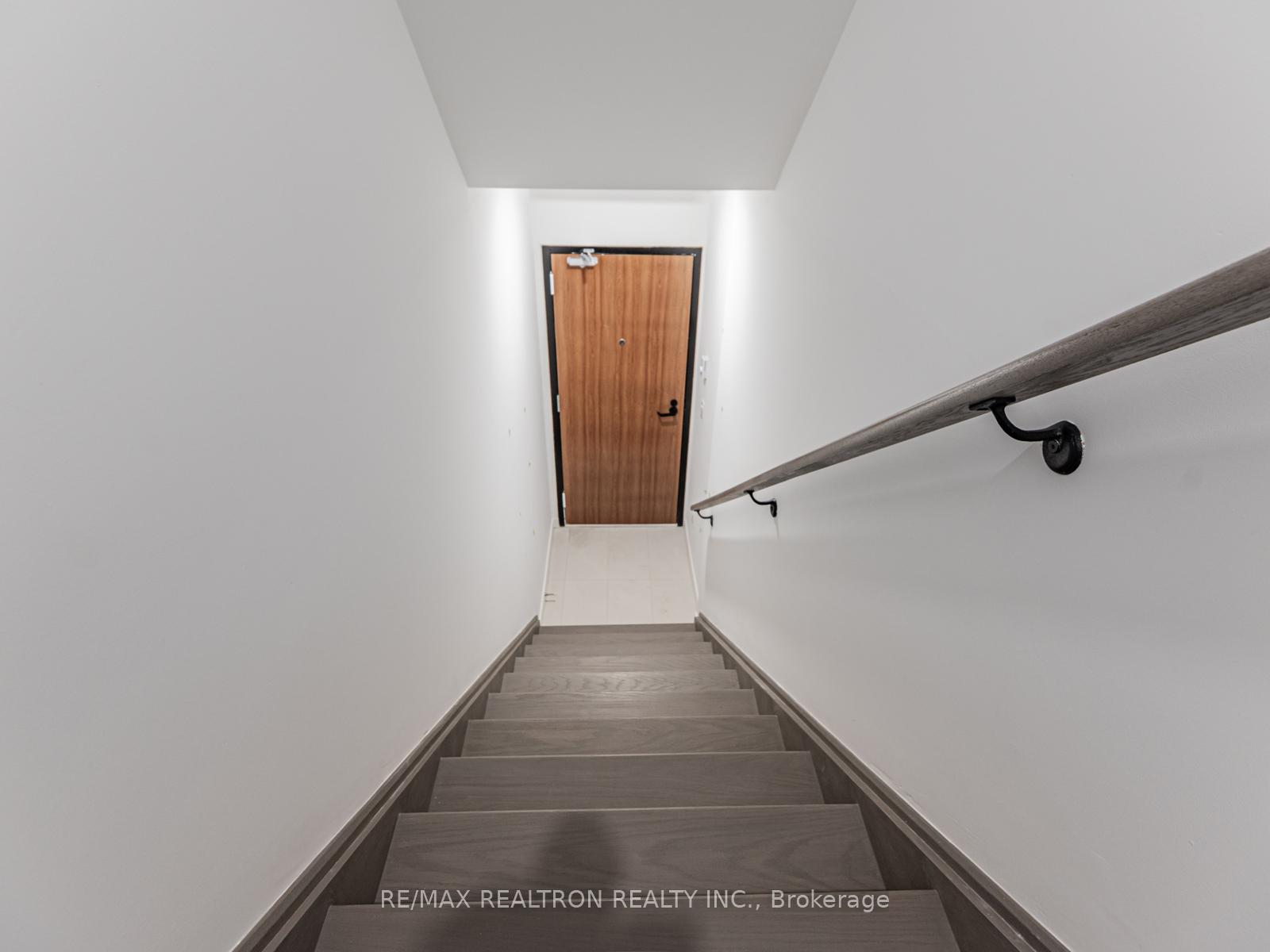 Photo 4 of Unit 31, 117 Marydale Avenue, Markham, Middlefield — HOMEH
