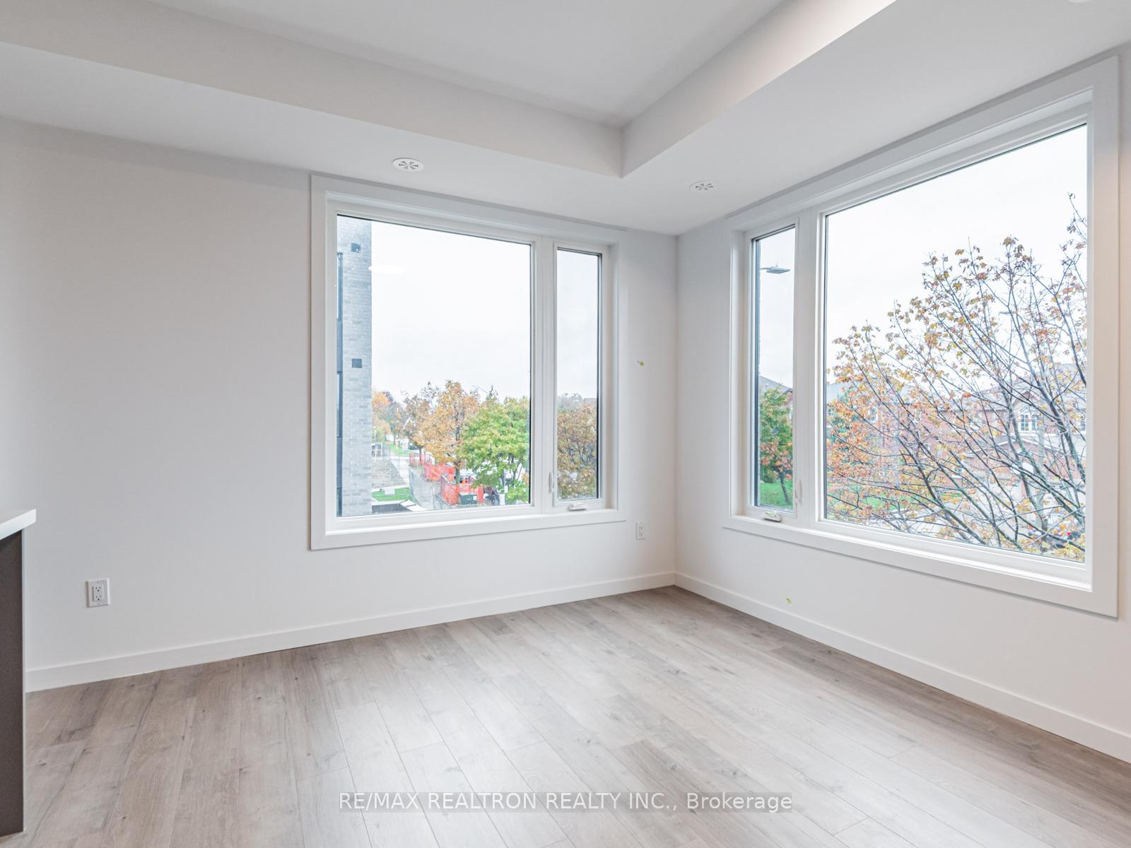 Photo 6 of Unit 31, 117 Marydale Avenue, Markham, Middlefield — HOMEH