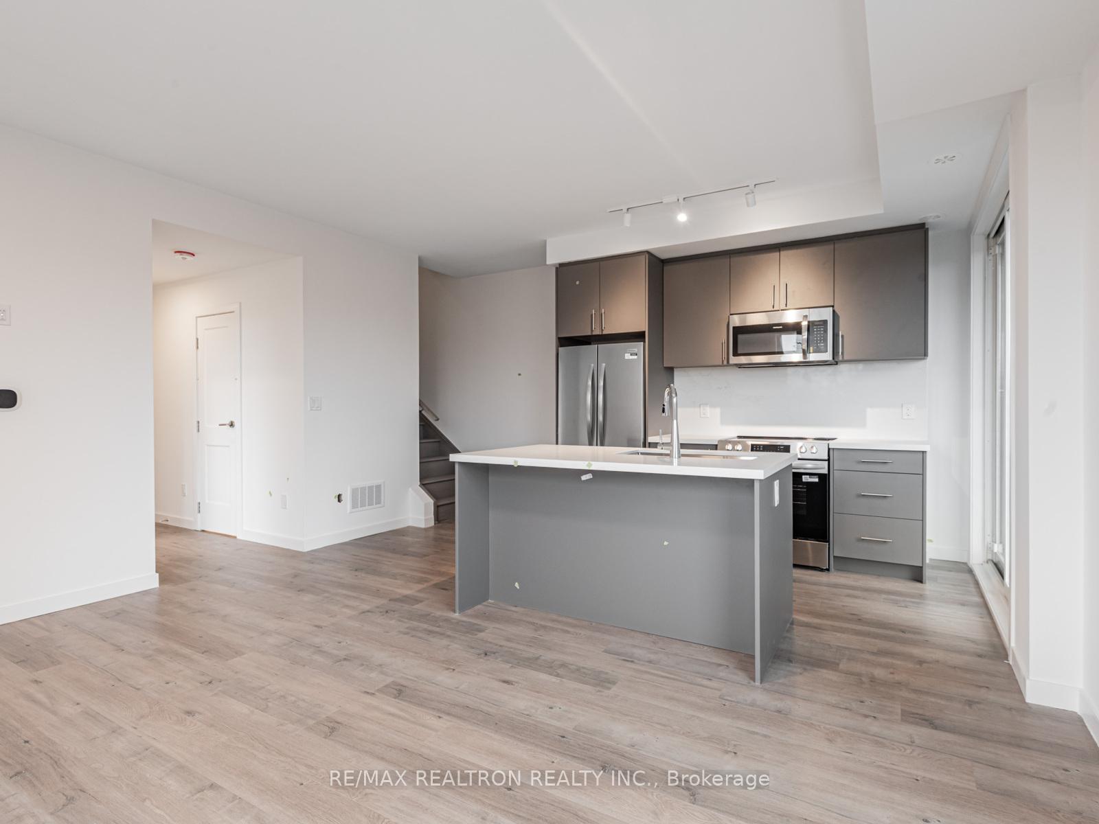 Photo 9 of Unit 31, 117 Marydale Avenue, Markham, Middlefield — HOMEH