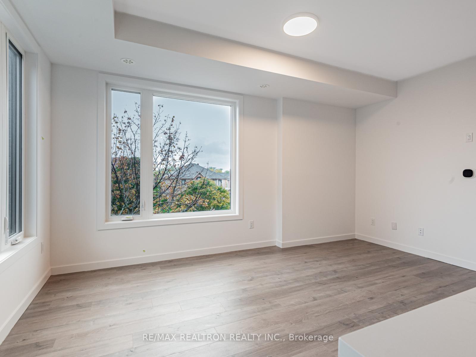 Photo 10 of Unit 31, 117 Marydale Avenue, Markham, Middlefield — HOMEH