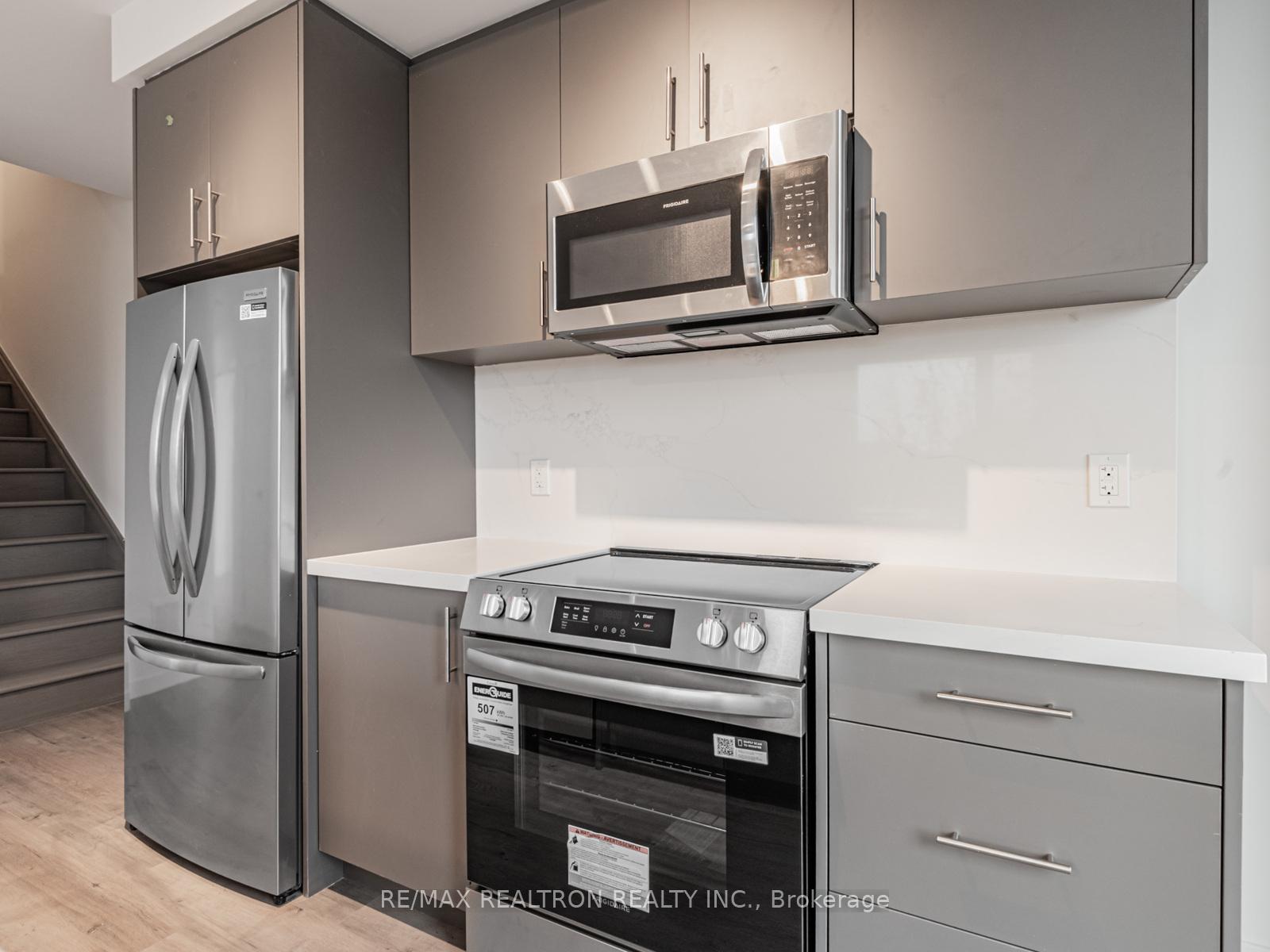 Photo 11 of Unit 31, 117 Marydale Avenue, Markham, Middlefield — HOMEH