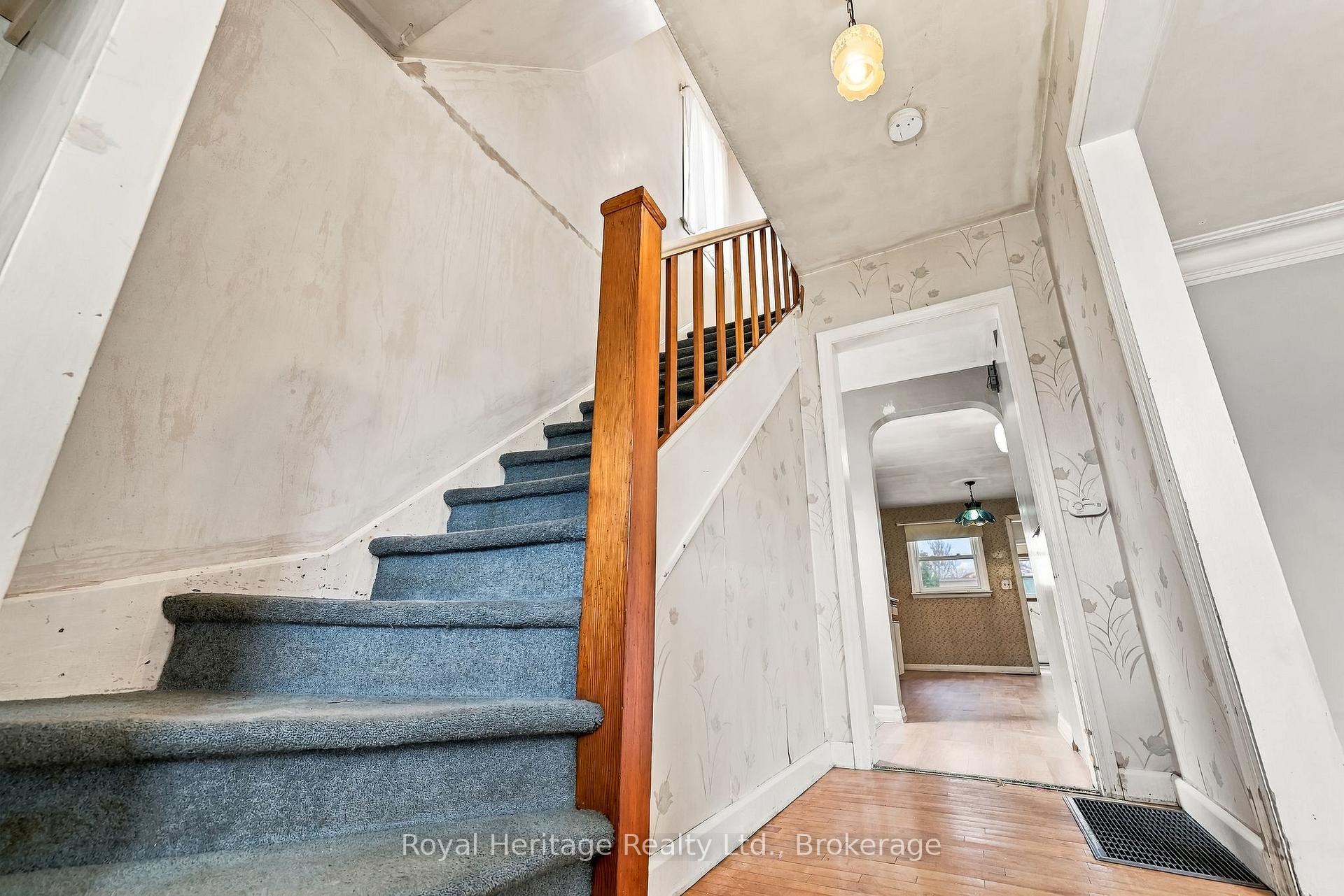 Photo 17 of 20 Gordon Street, Belleville, Belleville Ward — HOMEH
