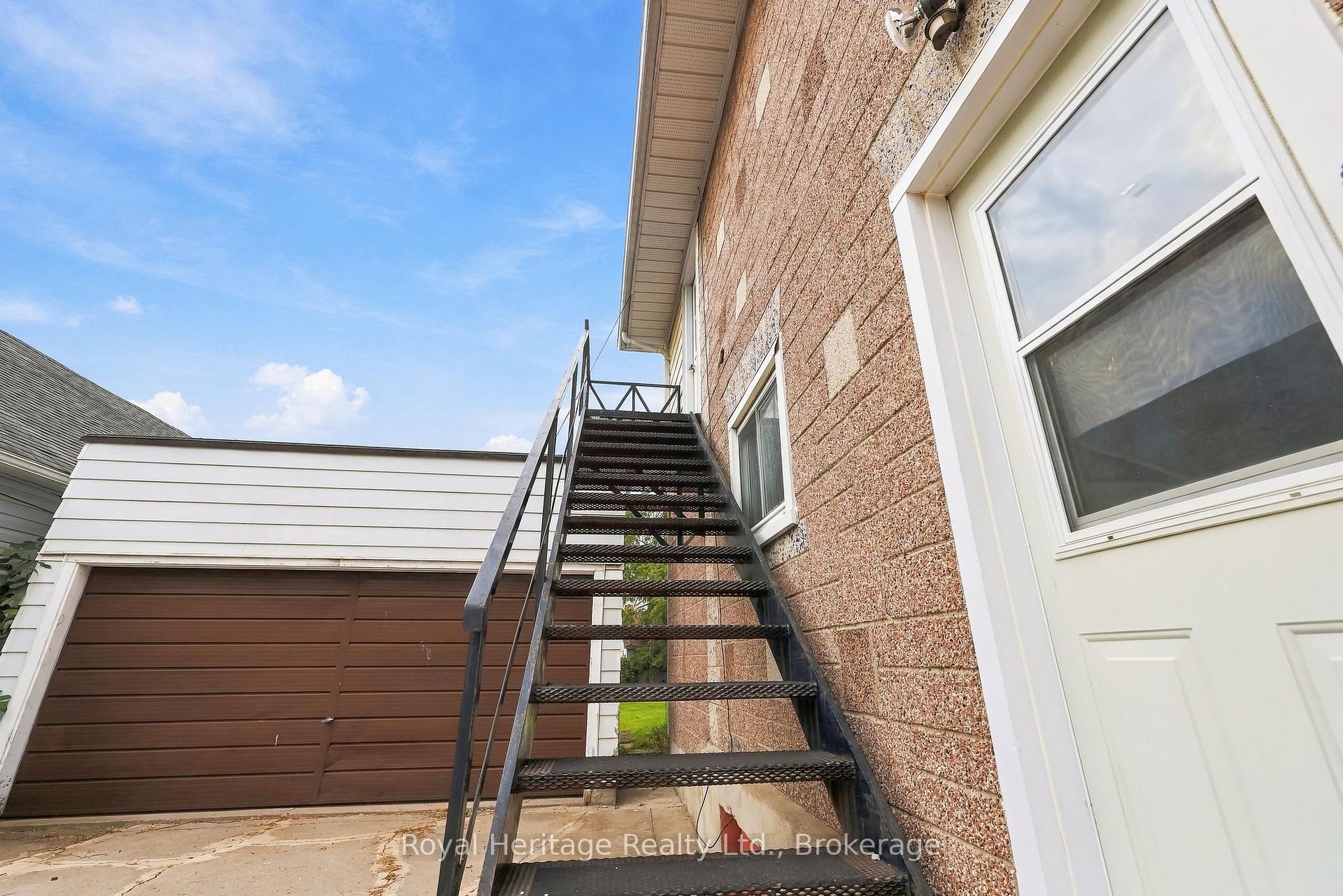 Photo 18 of 20 Gordon Street, Belleville, Belleville Ward — HOMEH