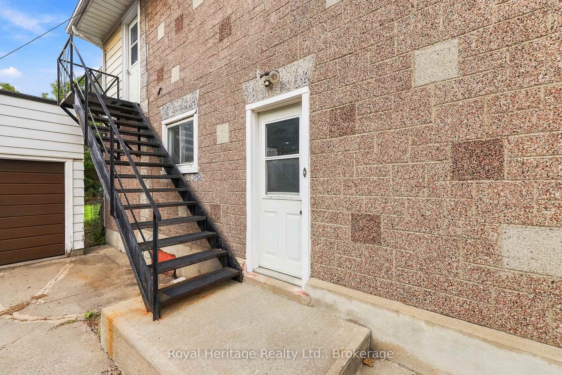 Photo 37 of 20 Gordon Street, Belleville, Belleville Ward — HOMEH
