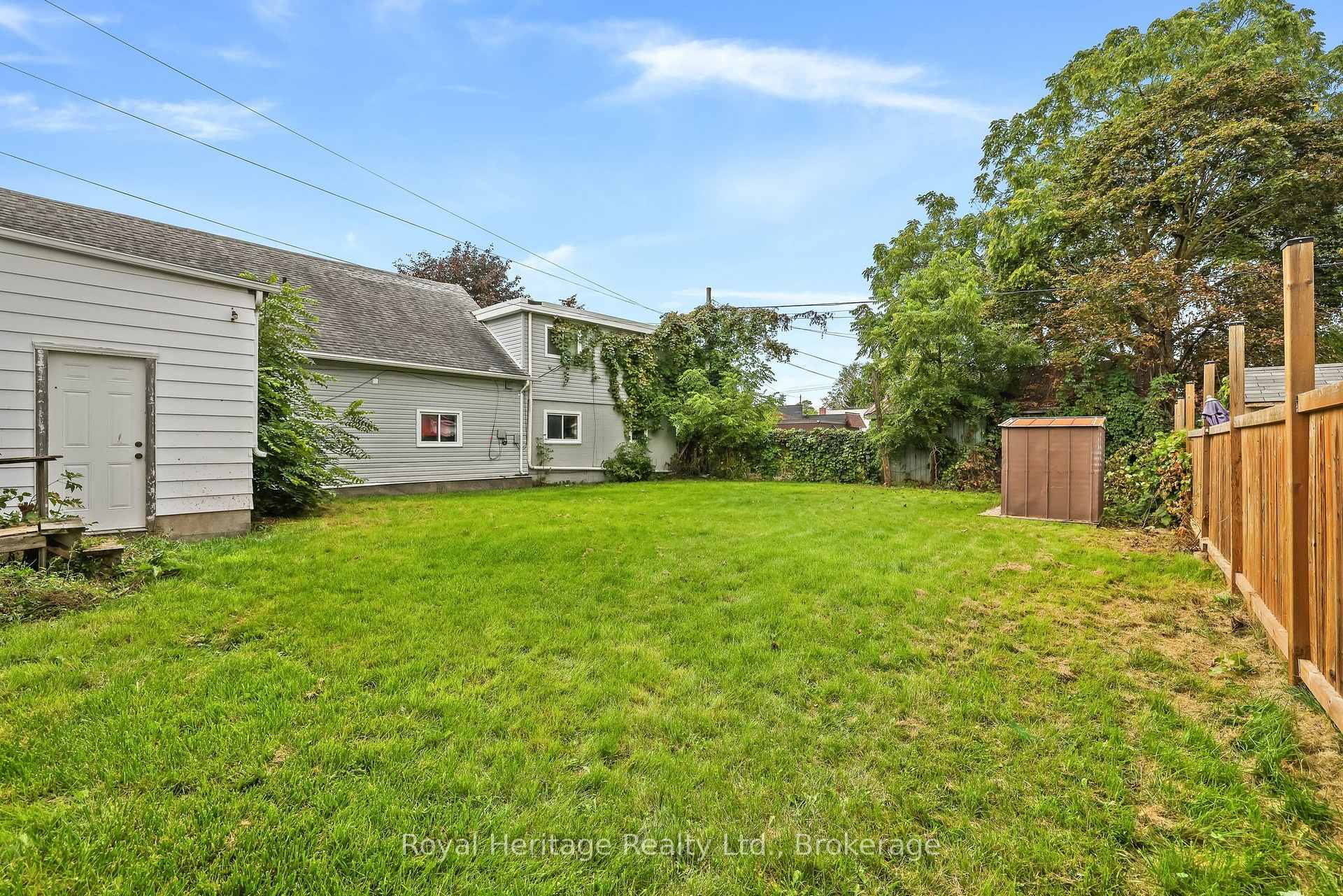 Photo 44 of 20 Gordon Street, Belleville, Belleville Ward — HOMEH