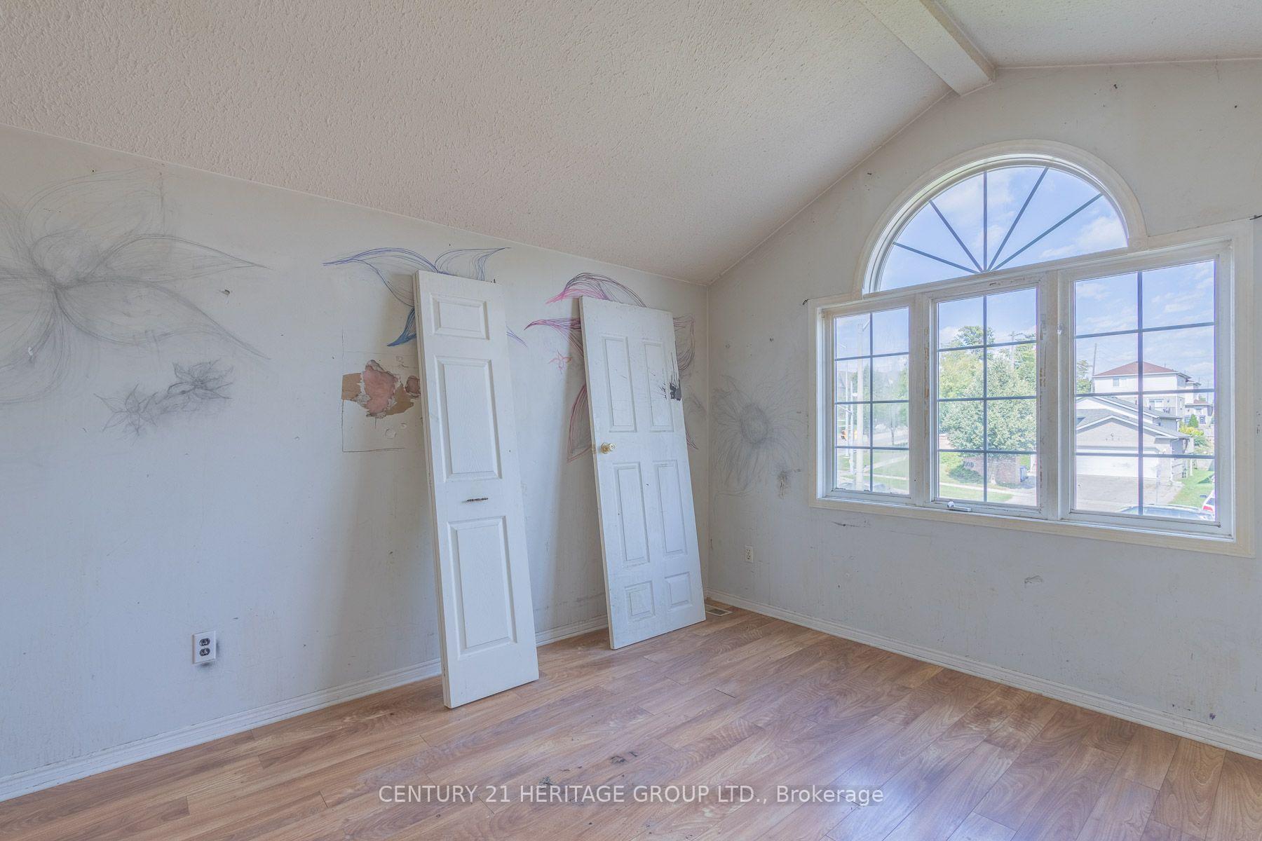 Photo 18 of 430 Starwood Drive, Guelph, Grange Road — HOMEH