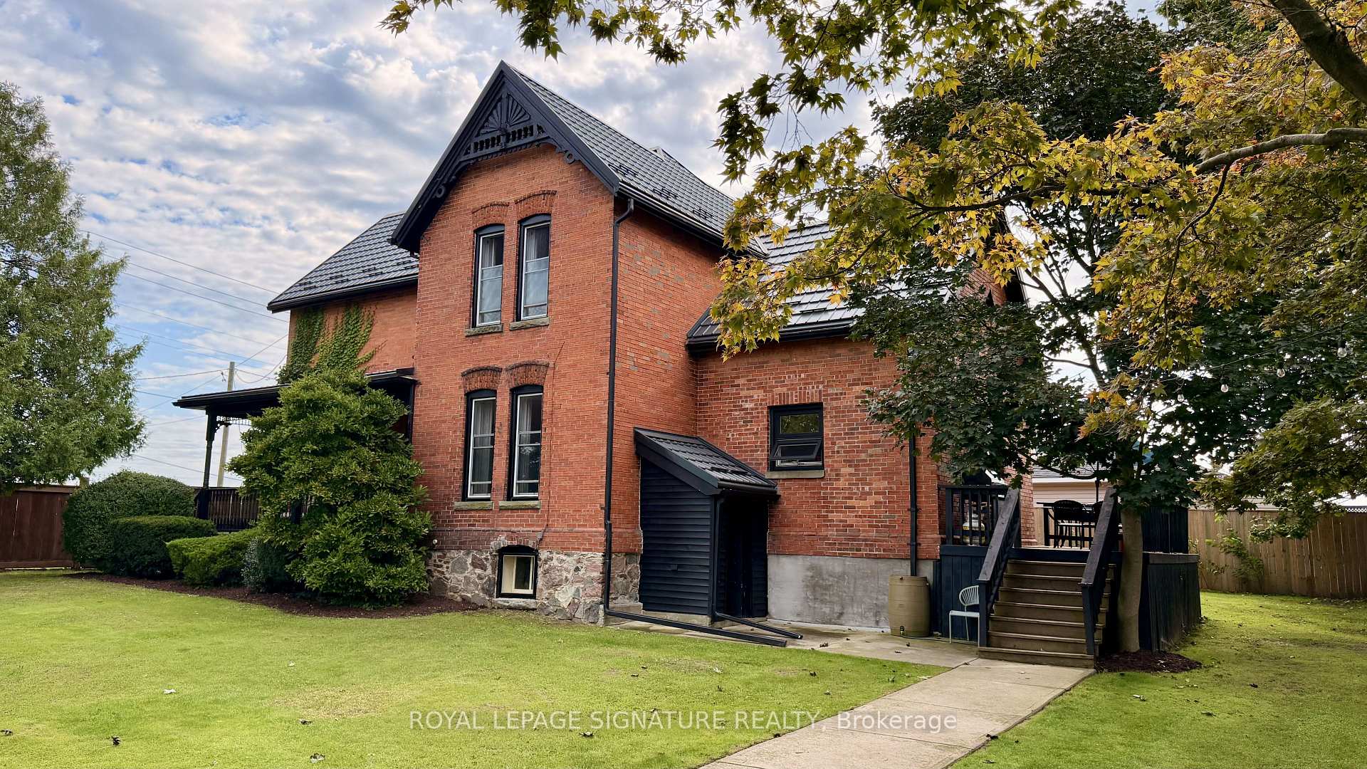 Photo 3 of 136 King Street S, Chatham-Kent, Highgate — HOMEH