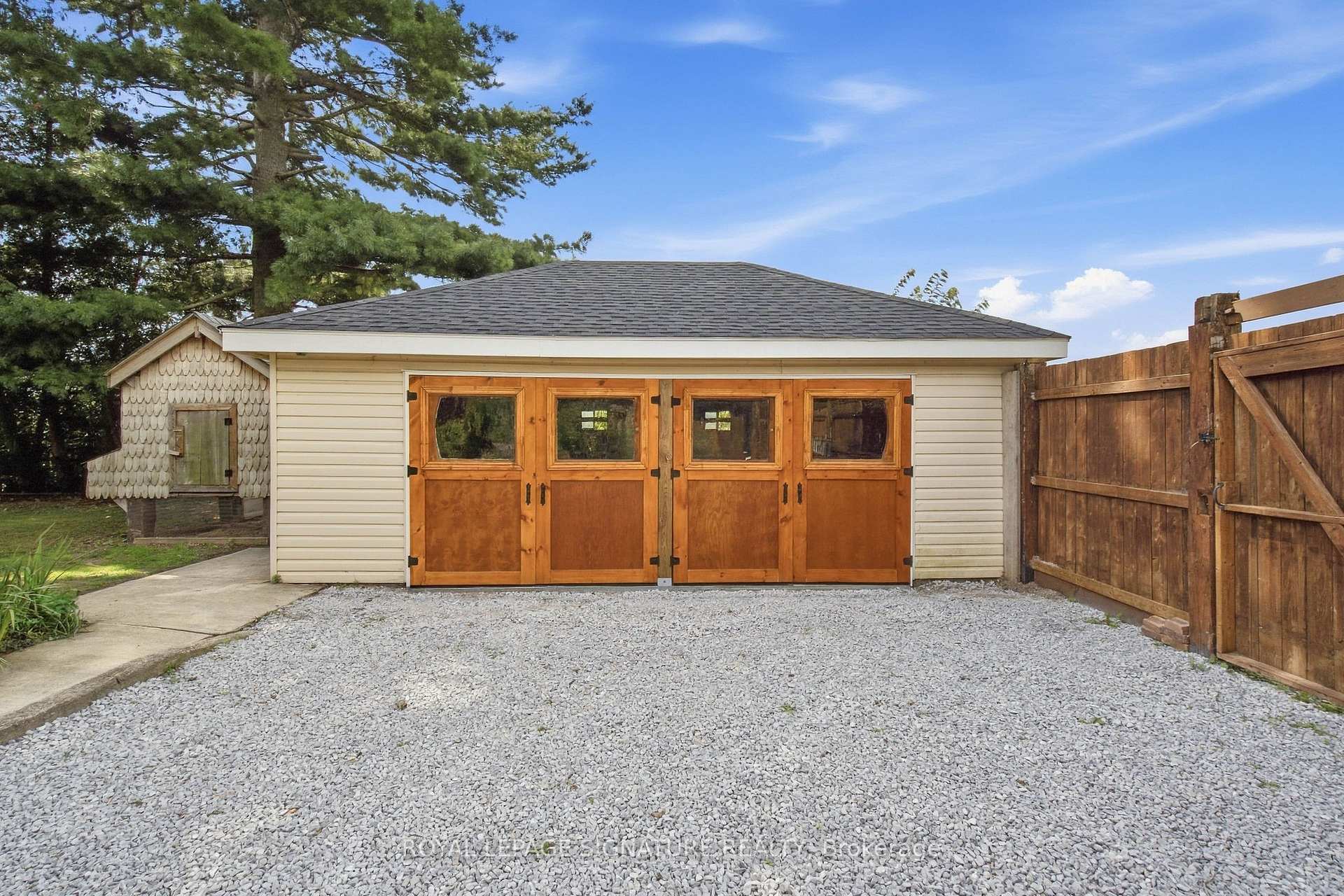 Photo 23 of 136 King Street S, Chatham-Kent, Highgate — HOMEH