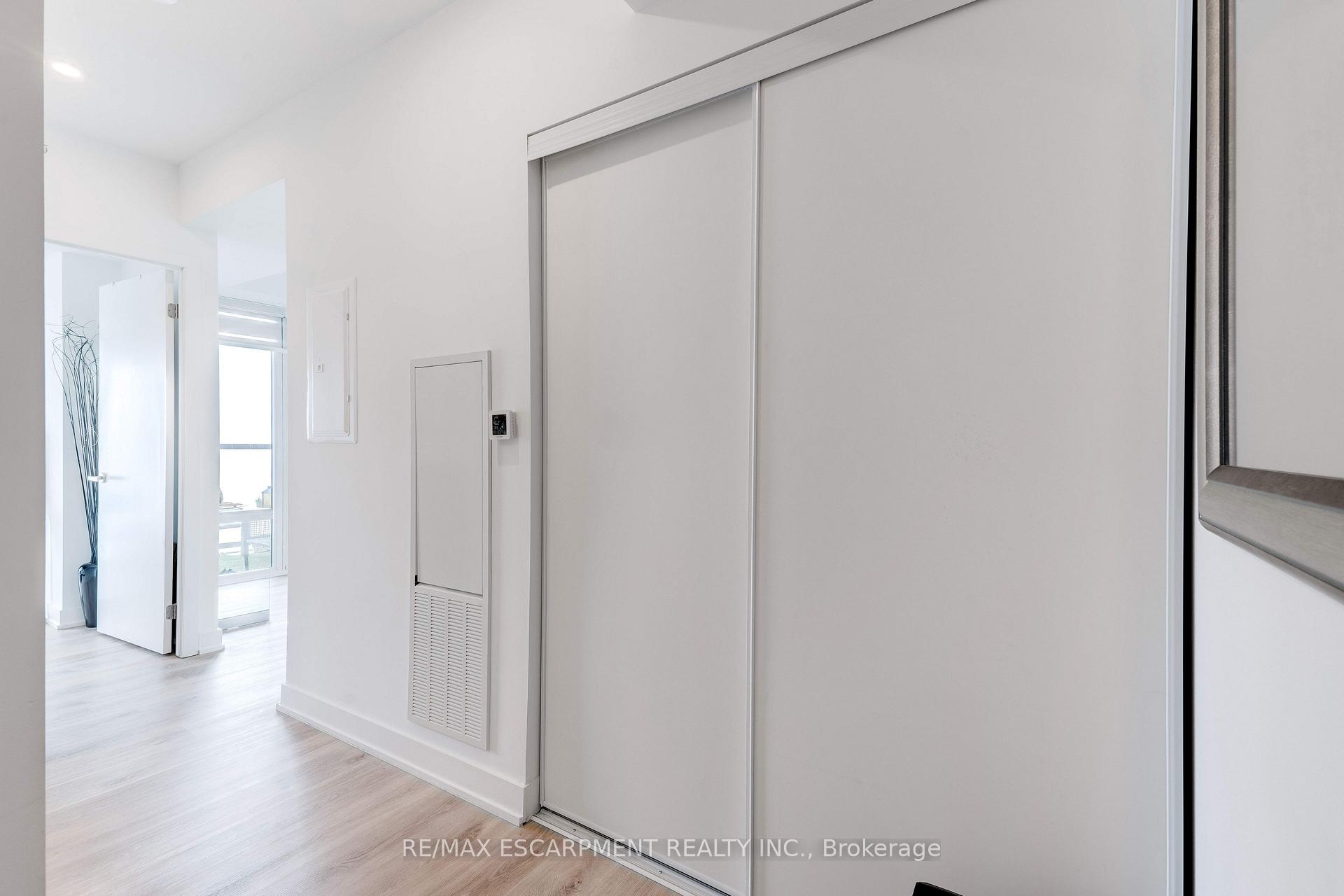 Photo 4 of Unit 1707, 370 Martha Street, Burlington, Brant — HOMEH