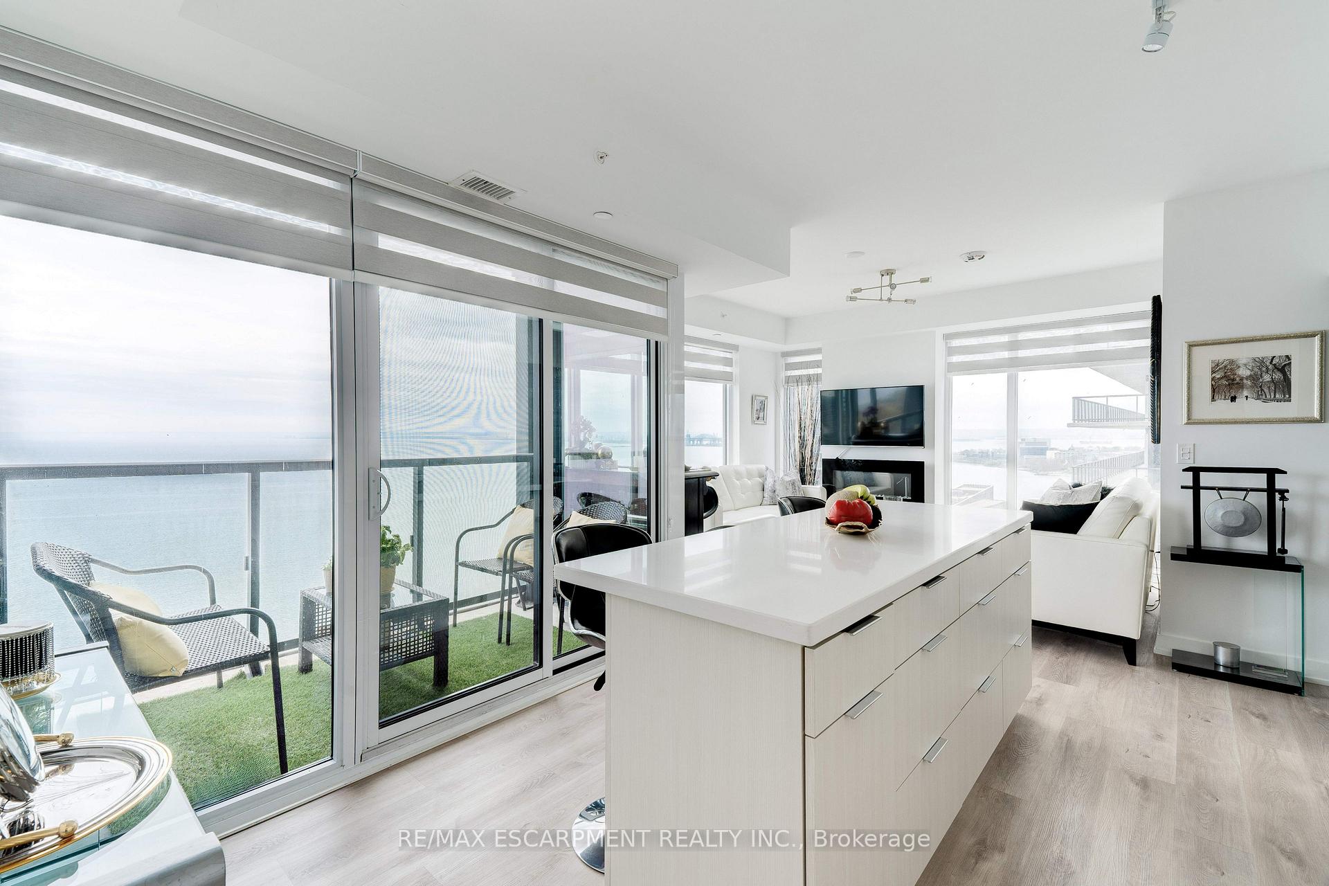 Photo 10 of Unit 1707, 370 Martha Street, Burlington, Brant — HOMEH