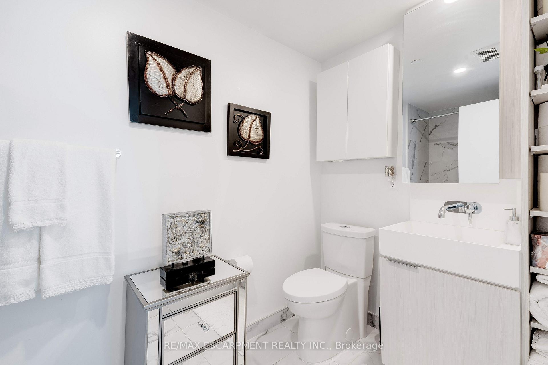 Photo 24 of Unit 1707, 370 Martha Street, Burlington, Brant — HOMEH