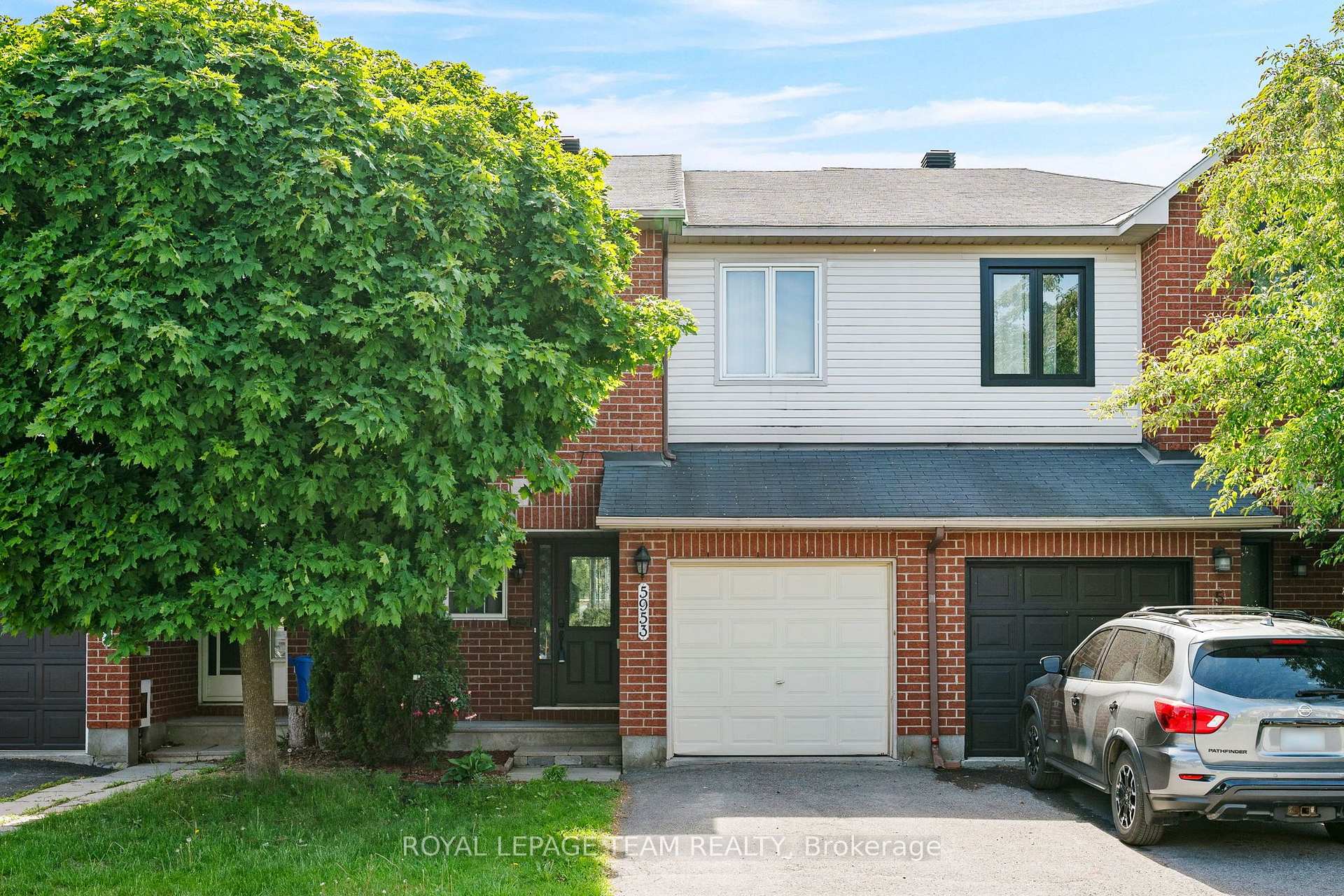 Photo of 5953 Pineglade Crescent