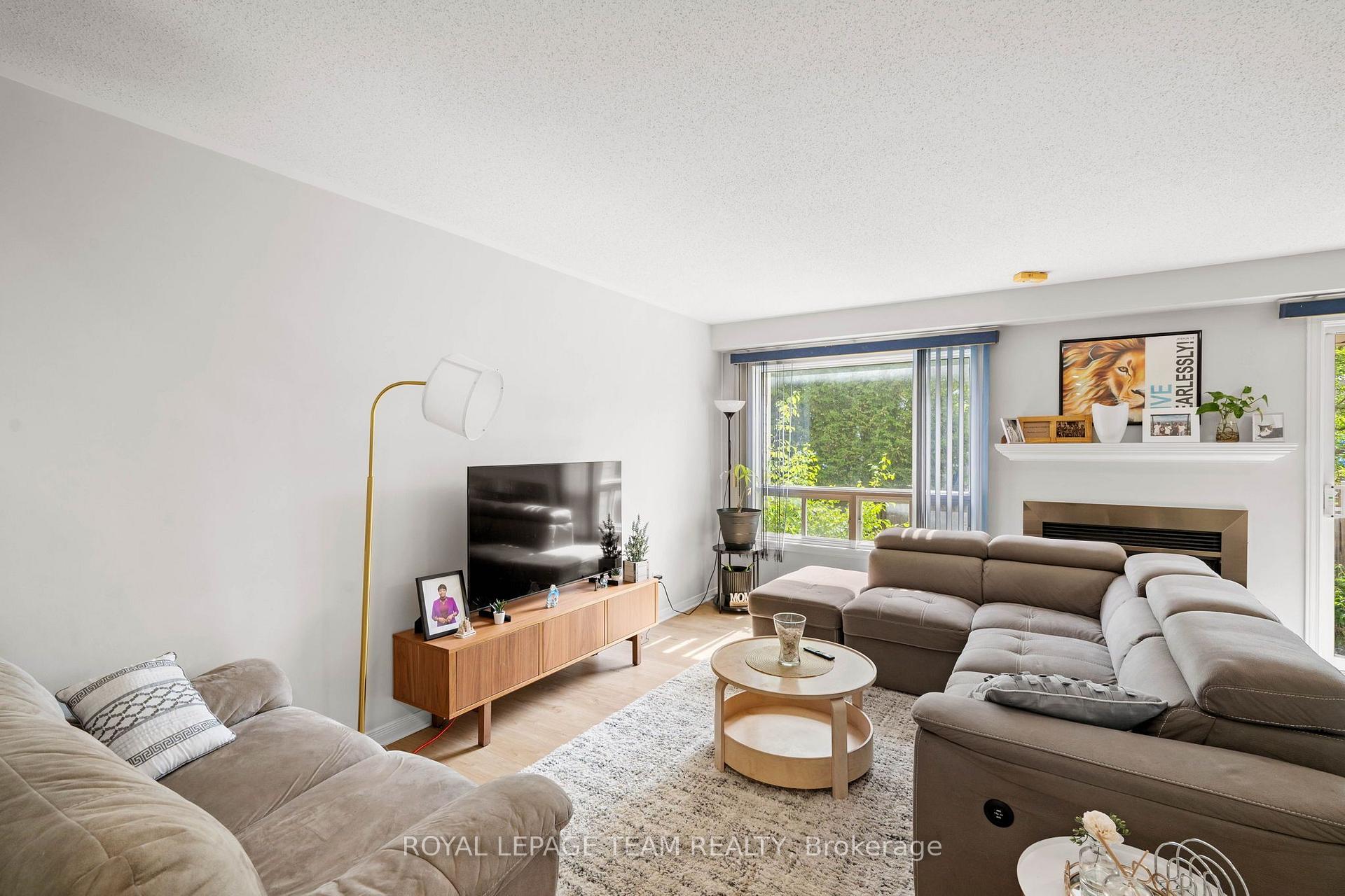 Photo 6 of 5953 Pineglade Crescent, Ottawa, Chapel Hill South - Orleans Village — HOMEH