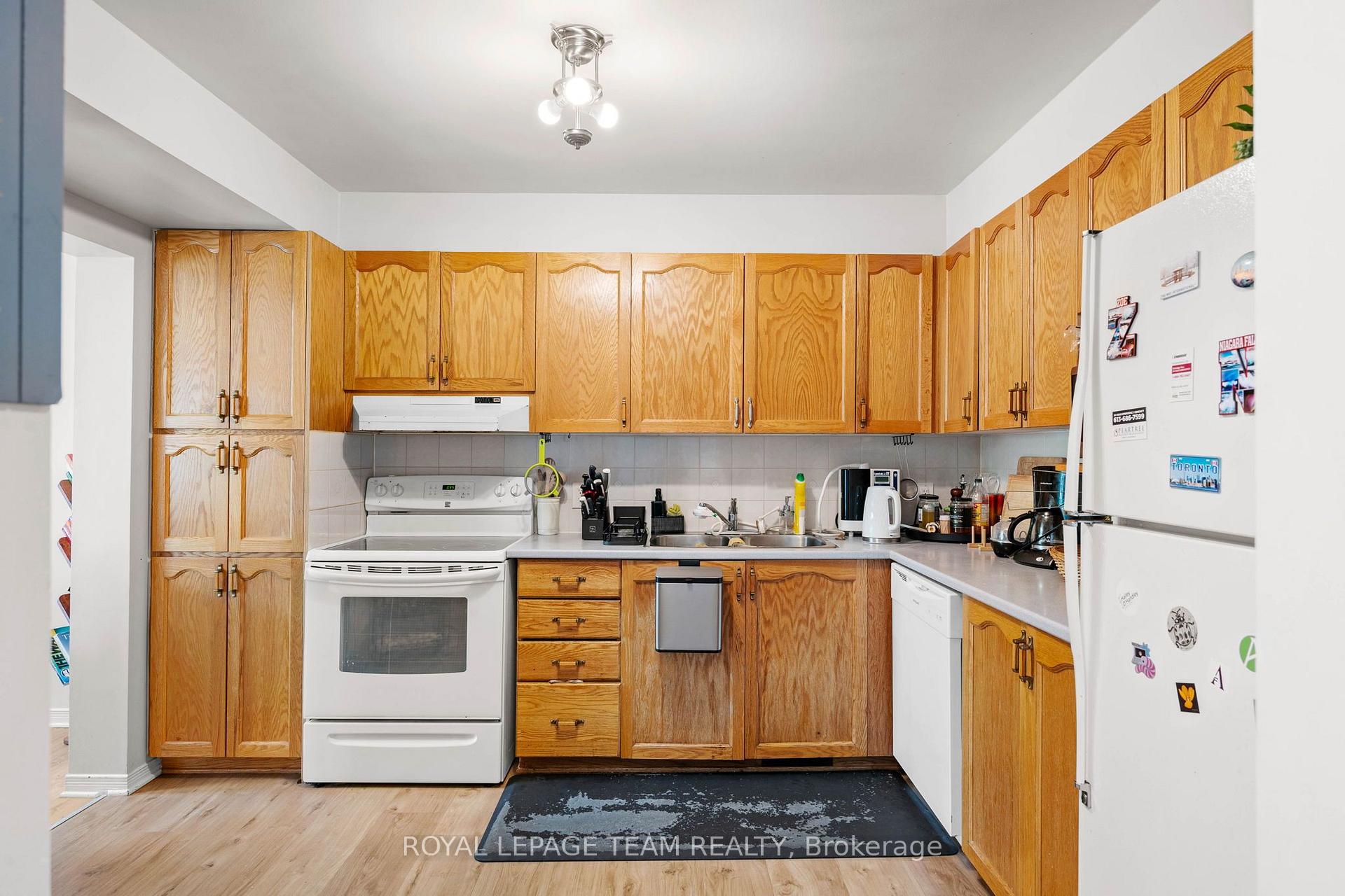 Photo 10 of 5953 Pineglade Crescent, Ottawa, Chapel Hill South - Orleans Village — HOMEH