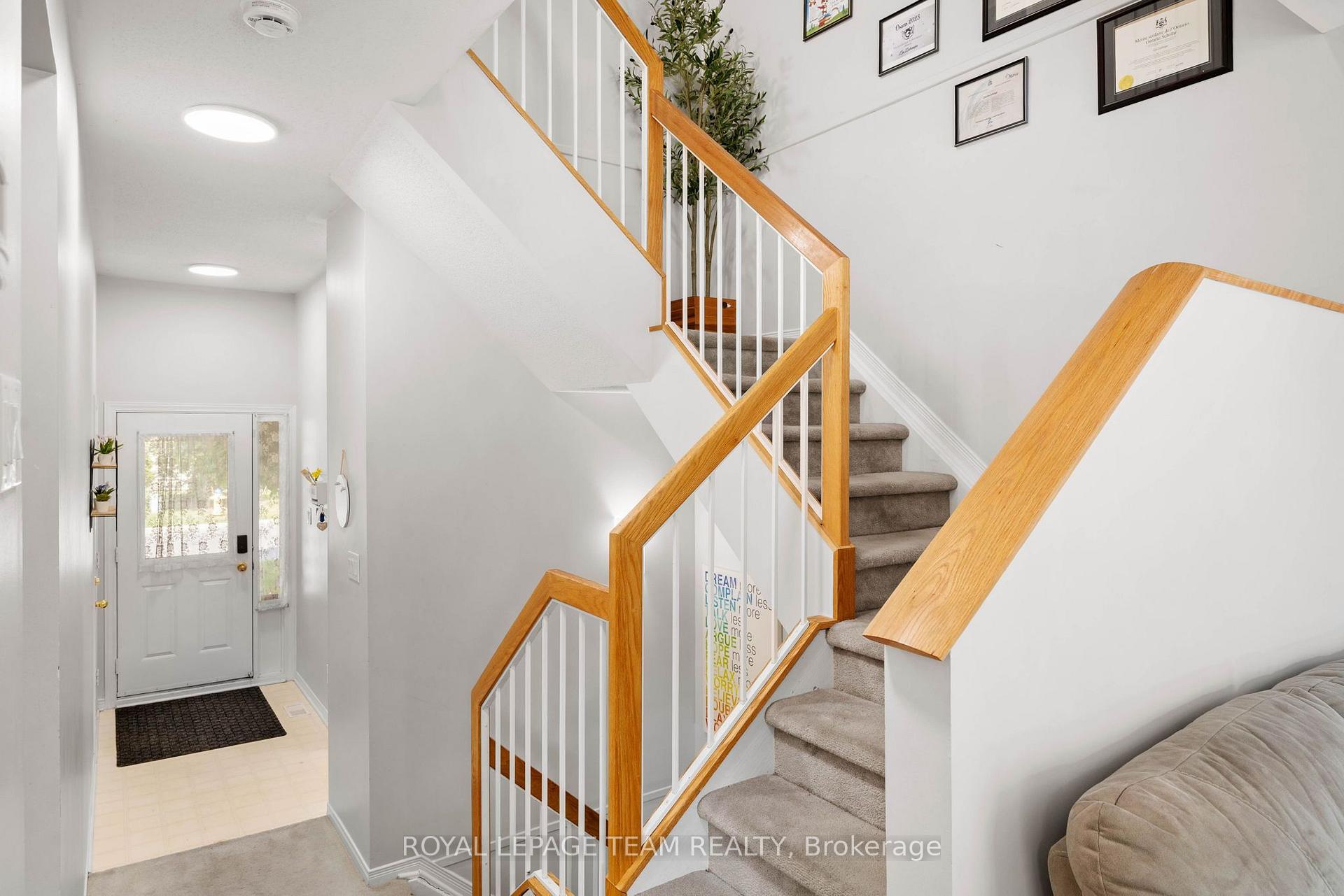 Photo 14 of 5953 Pineglade Crescent, Ottawa, Chapel Hill South - Orleans Village — HOMEH