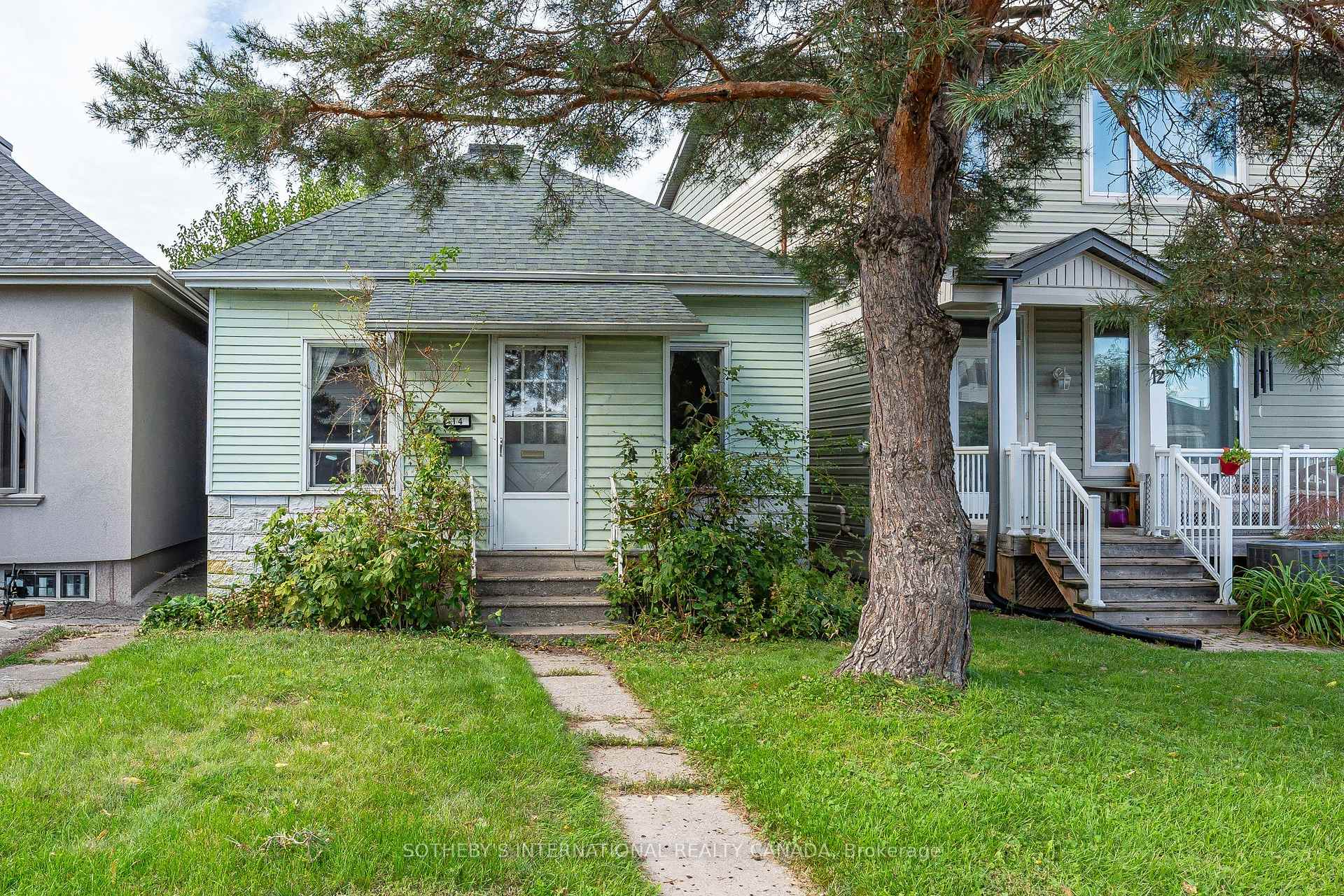 Photo of 14 Marshall Boulevard