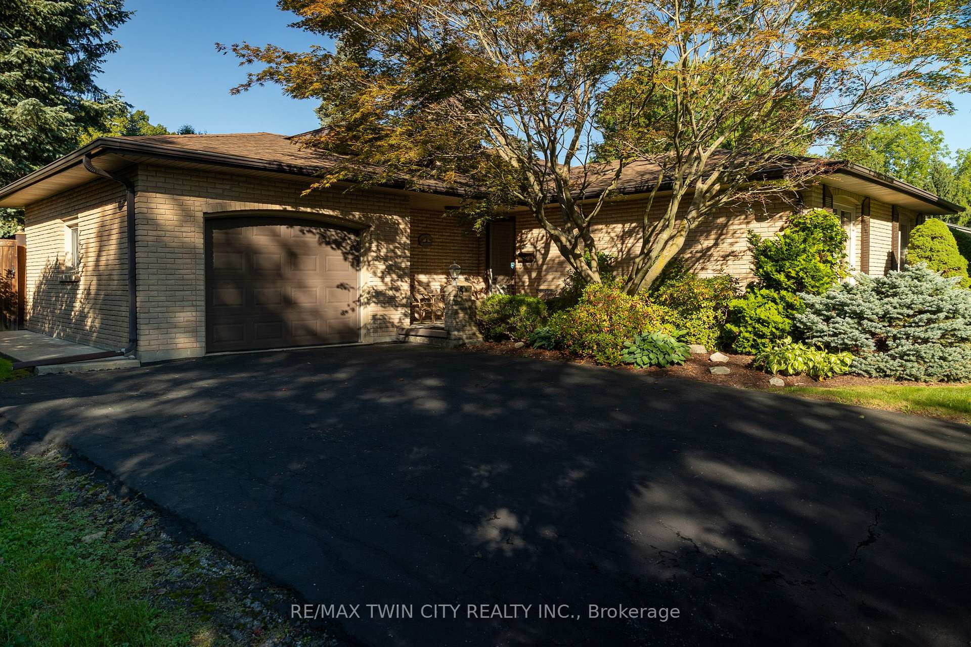 Photo 3 of 78 Berkley Crescent, Norfolk, Simcoe — HOMEH