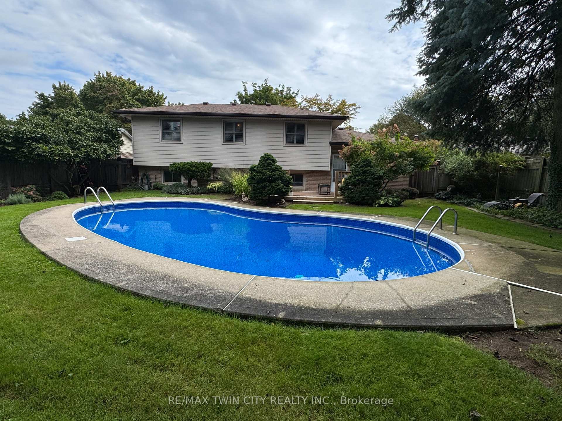 Photo 5 of 78 Berkley Crescent, Norfolk, Simcoe — HOMEH