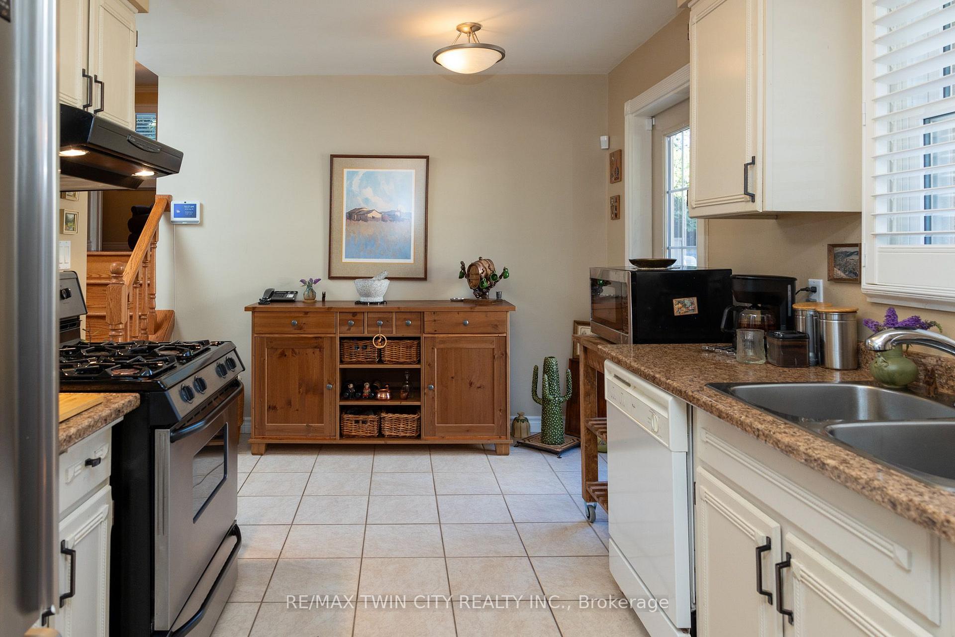 Photo 17 of 78 Berkley Crescent, Norfolk, Simcoe — HOMEH