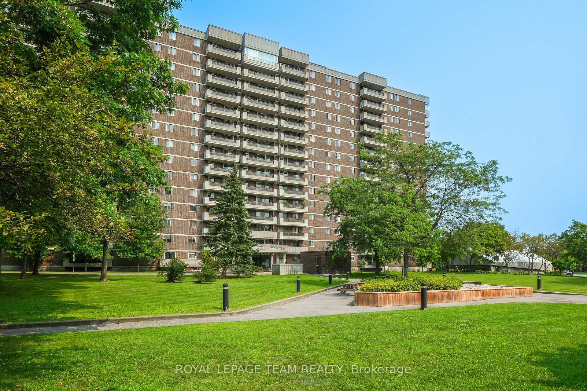 Photo 6 of Unit 1001, 1705 Playfair Drive, Ottawa, Playfair Park — HOMEH