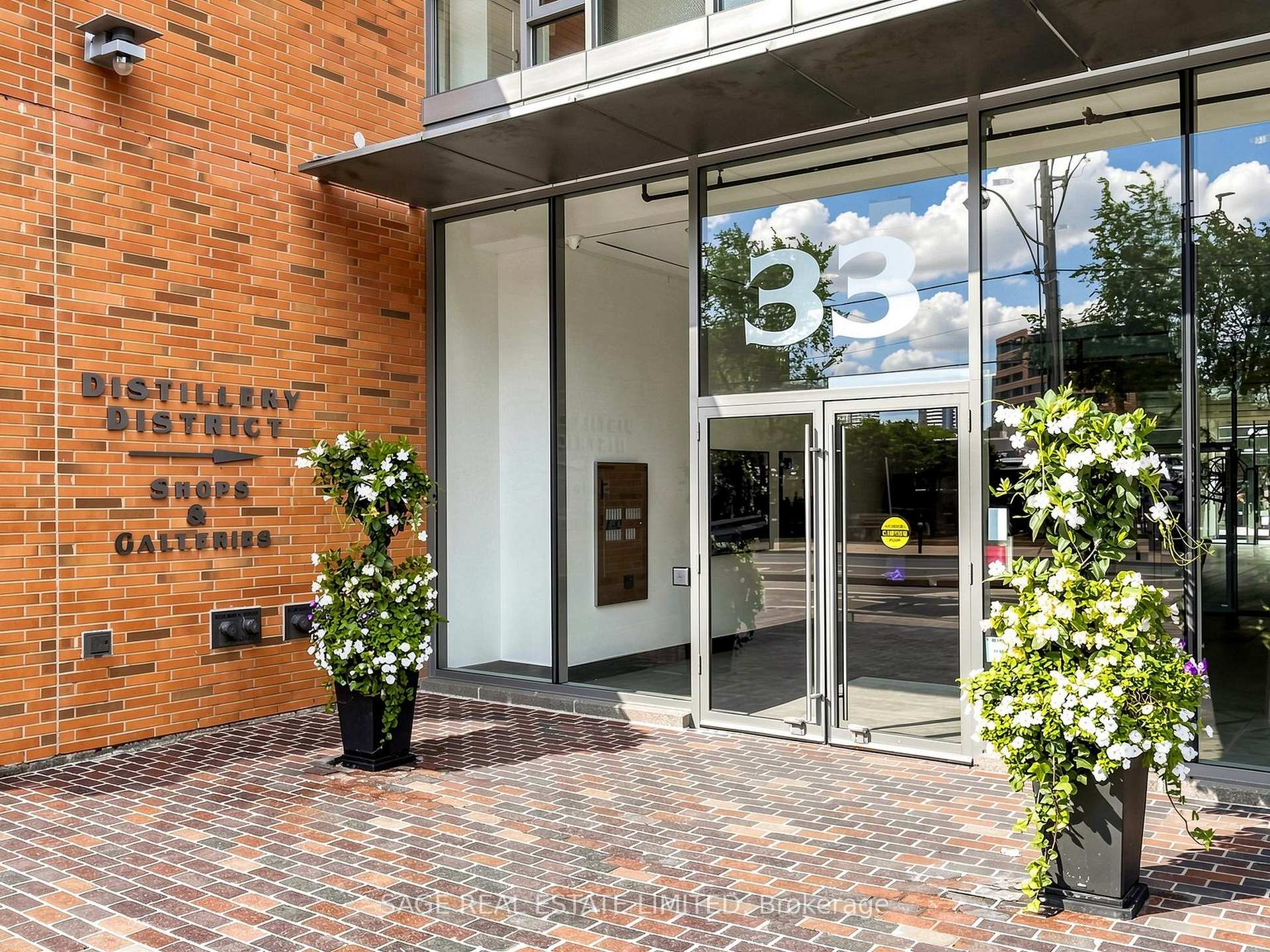 Photo 3 of Unit 1003, 33 Mill Street, Toronto, Waterfront Communities — HOMEH