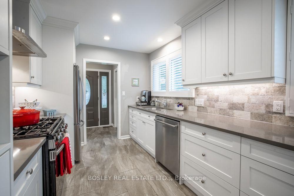 Photo 5 of 14 Ameer Drive, St. Catharines, Lakeshore — HOMEH