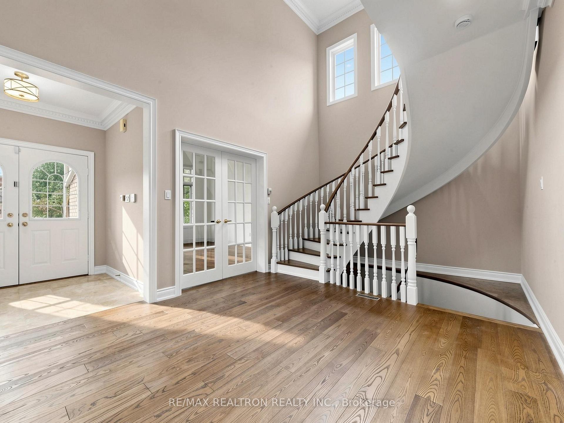 Photo 2 of 75 Langtry Place, Vaughan, Uplands — HOMEH