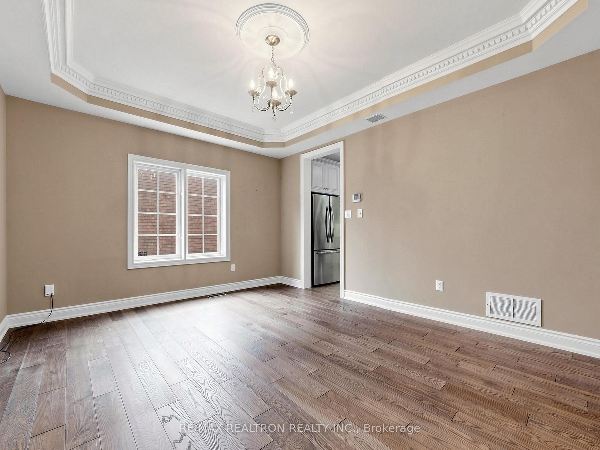 Photo 9 of 75 Langtry Place, Vaughan, Uplands — HOMEH