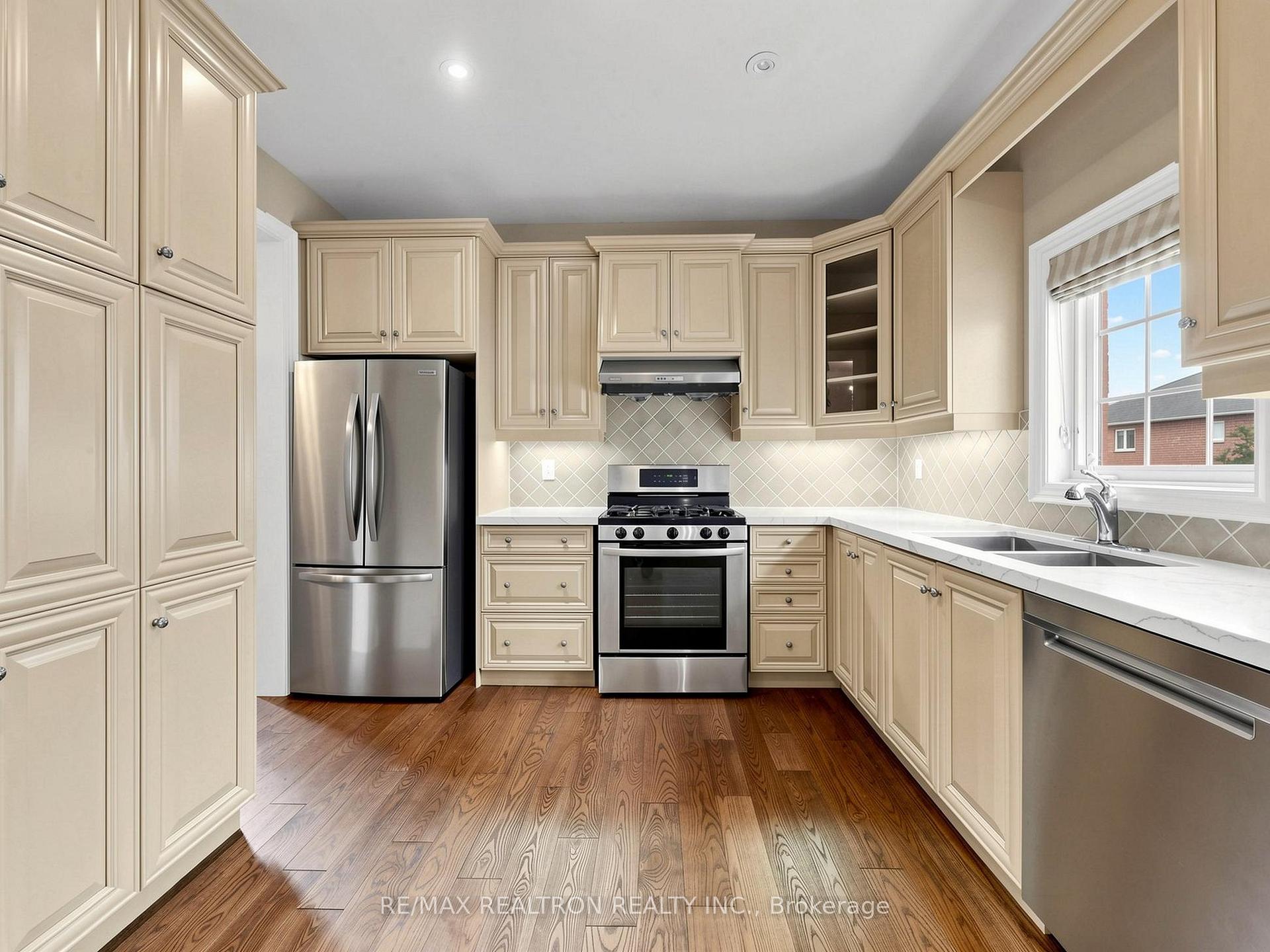 Photo 14 of 75 Langtry Place, Vaughan, Uplands — HOMEH