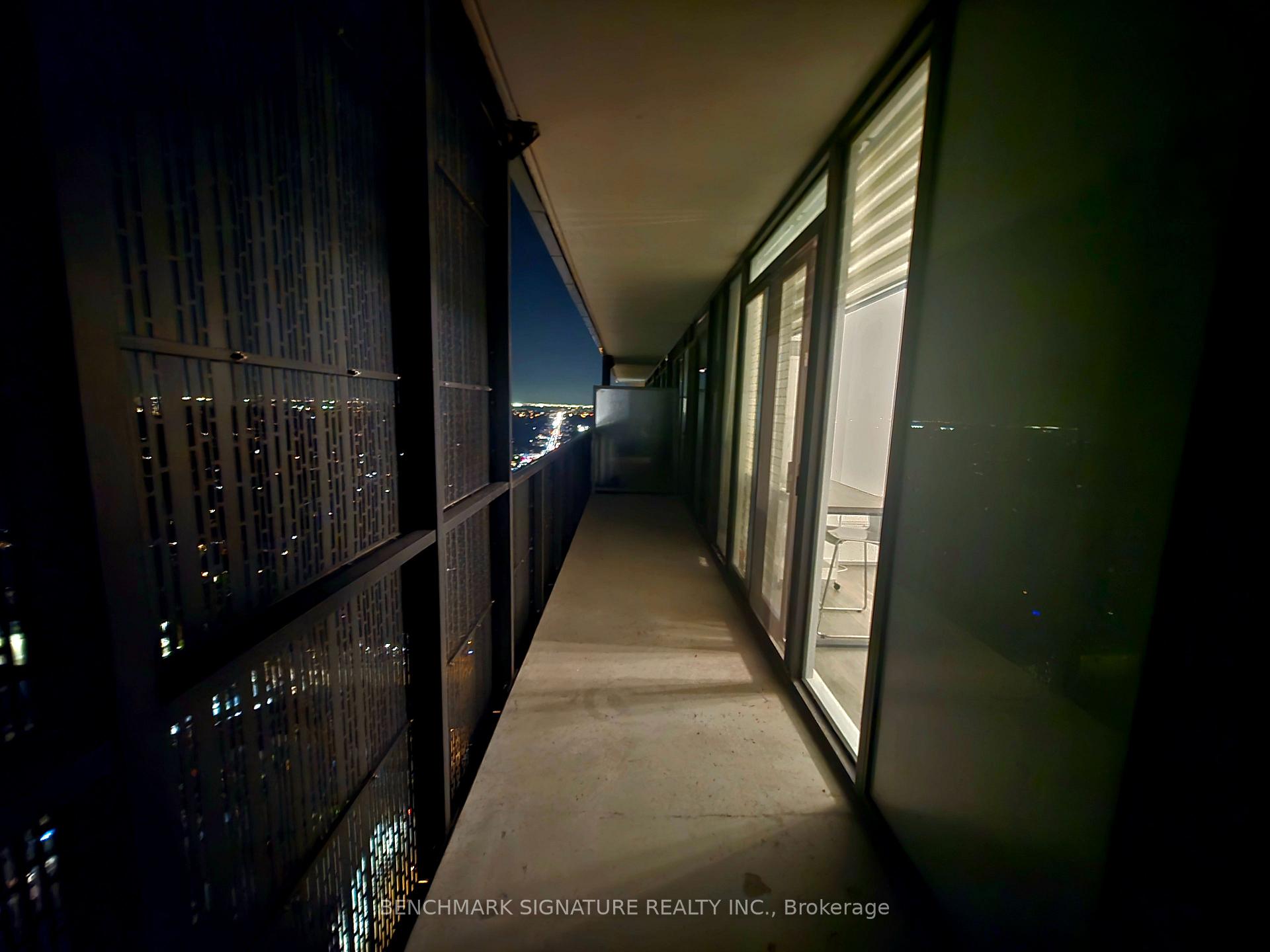 Photo 4 of Unit 3311, 8 Eglinton Avenue E, Toronto, Mount Pleasant West — HOMEH
