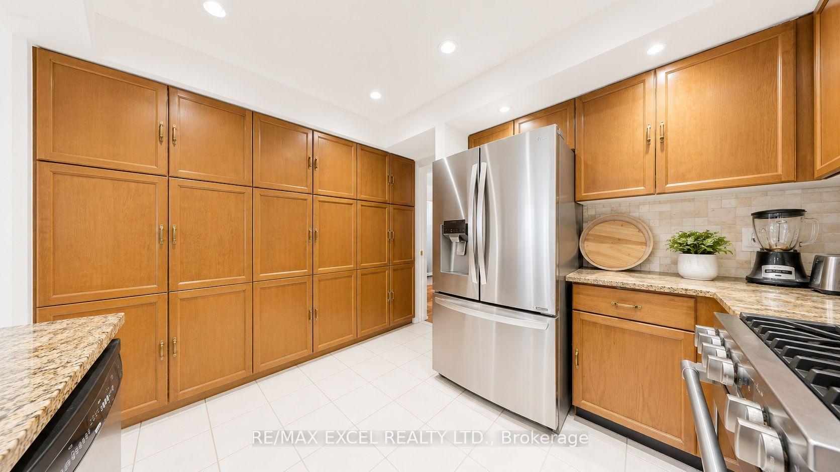 Photo 7 of 30 Lambert Road, Markham, Thornlea — HOMEH